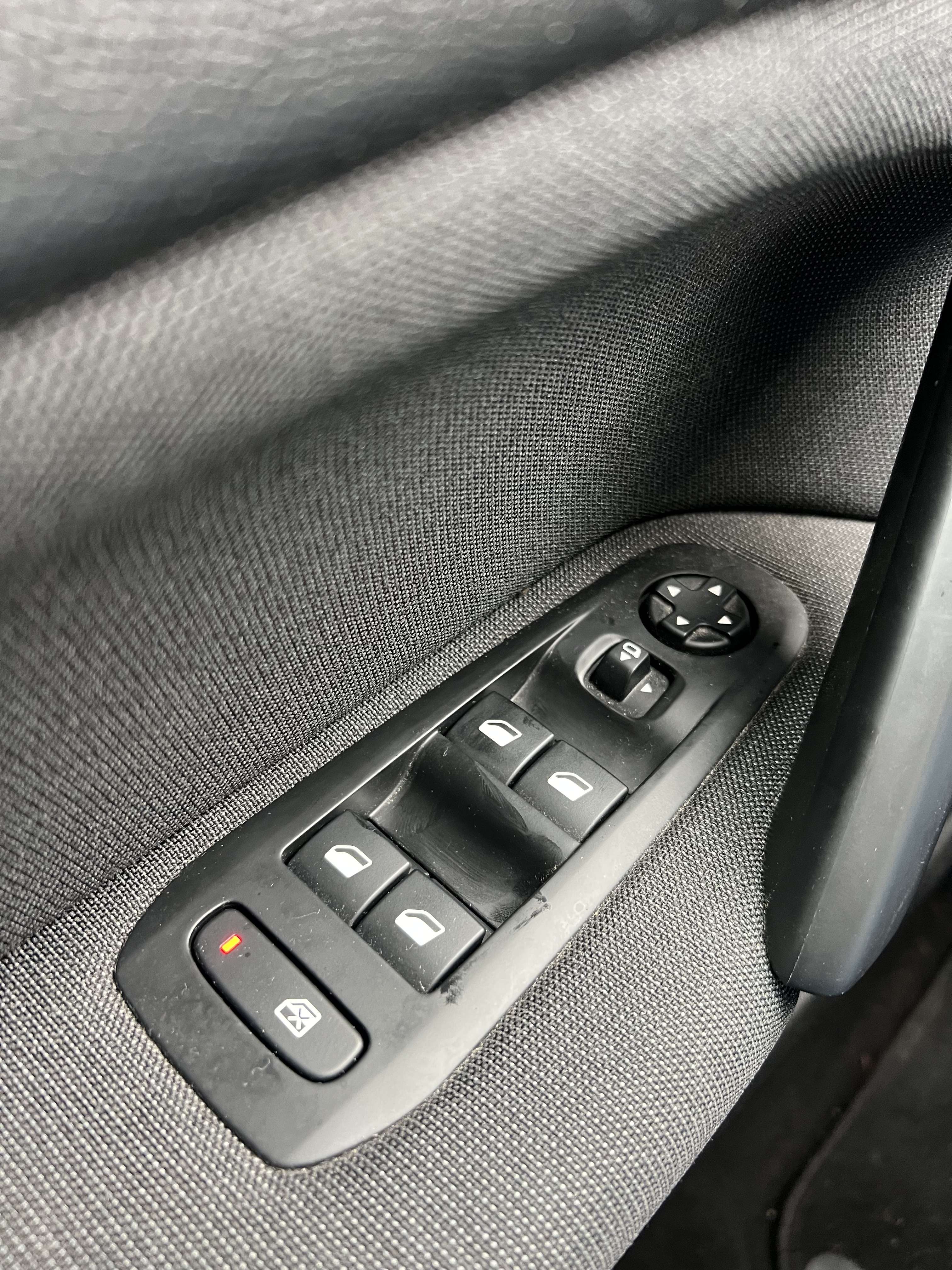 Peugeot 308 1.5 BlueHDi Active Pack S + CAMÉRA + NAVIGATION