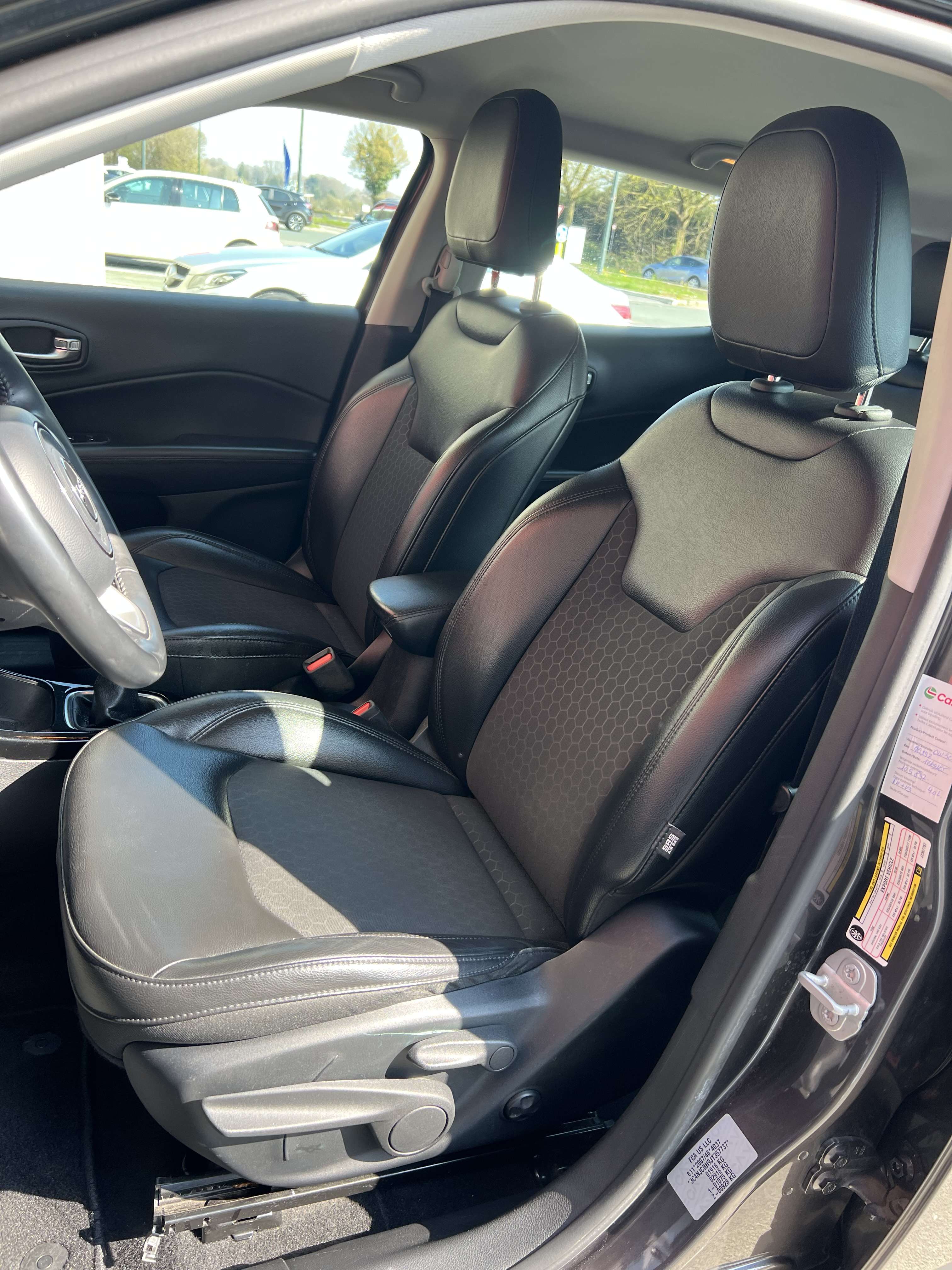 Jeep Compass 1.4 Turbo 4x2 Longitude + CAMÉRA + NAVI + CAR-PASS