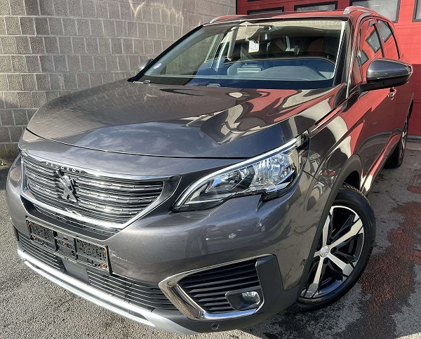 Peugeot 5008 1.2 PureTech Active + 7 pL + CAMÉRA + NAVI