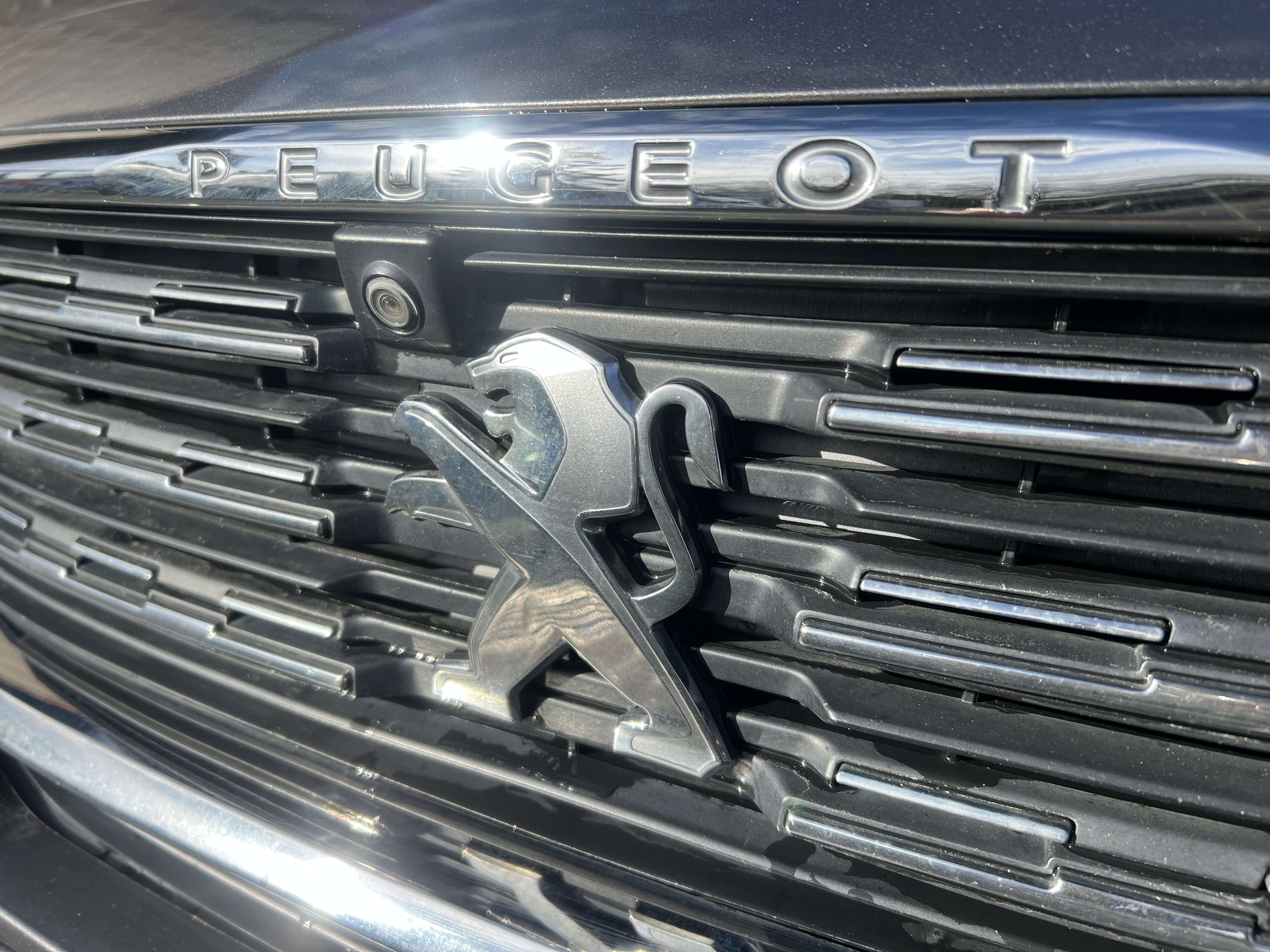 Peugeot 5008 1.2 PureTech Active + 7 pL + CAMÉRA + NAVI