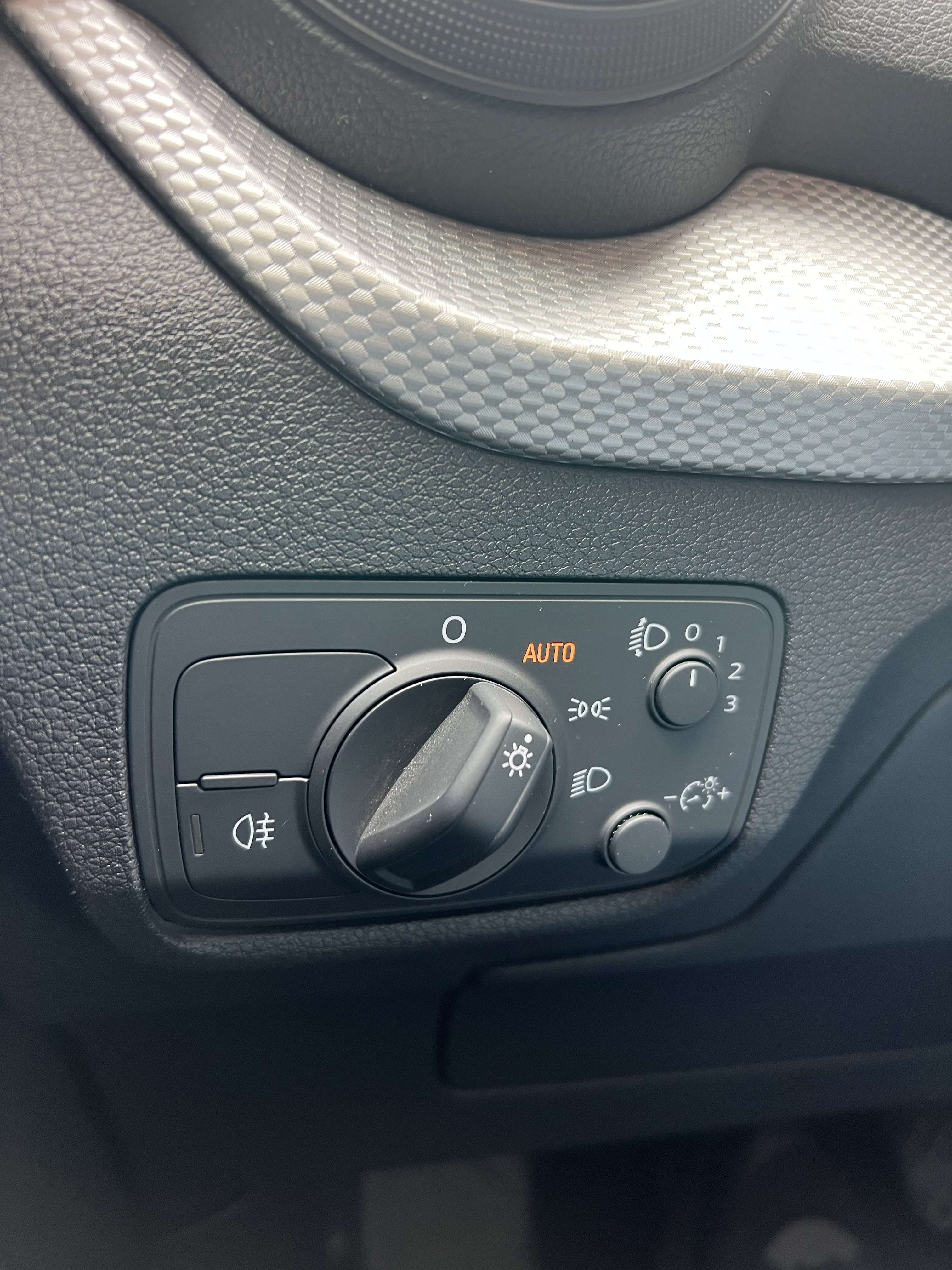 Audi Q2 30 TDi + NAVIGATION + CLIM + JANTES