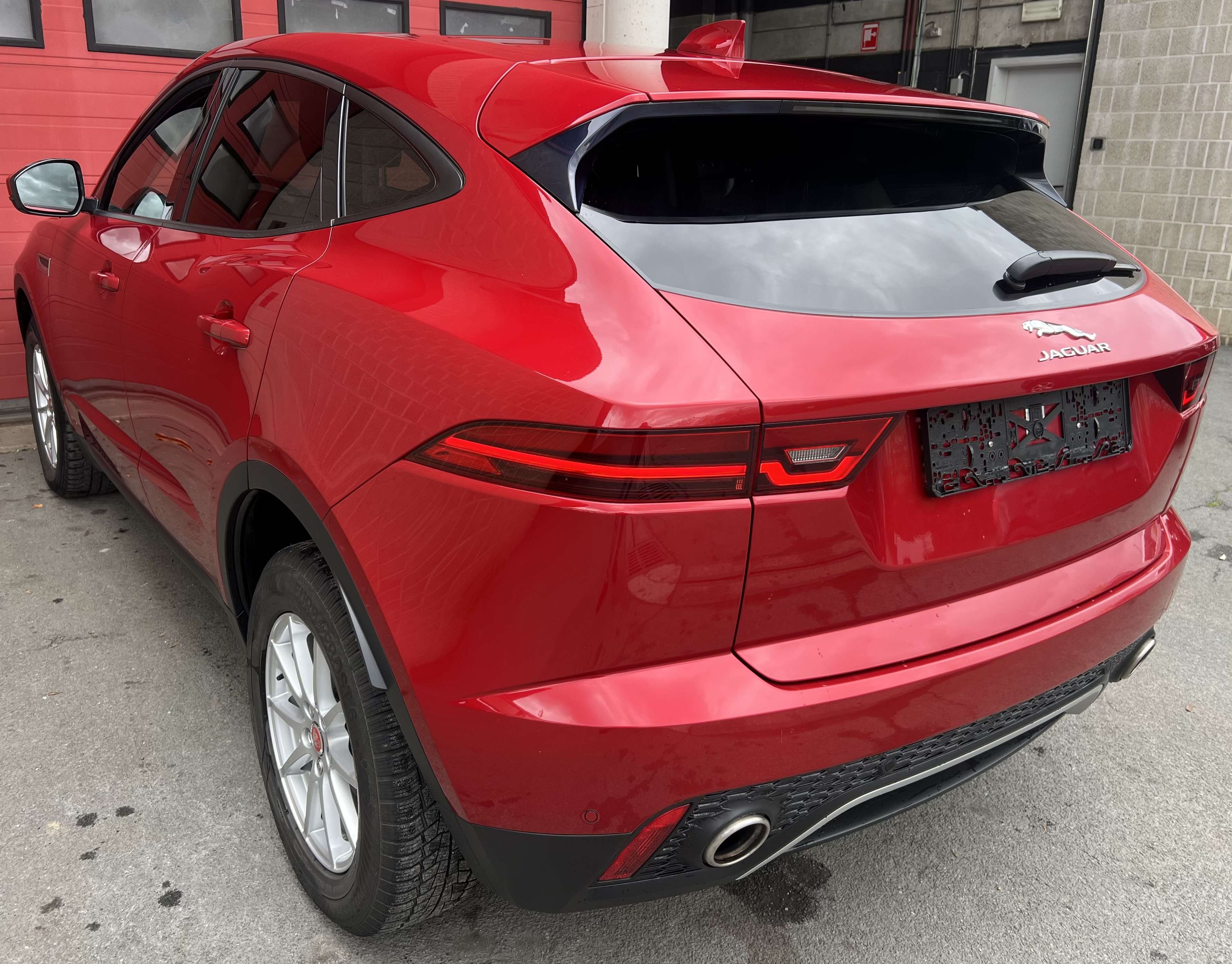 Jaguar E-Pace 2.0 D + CAMÉRA + NAVI + CAR-PASS