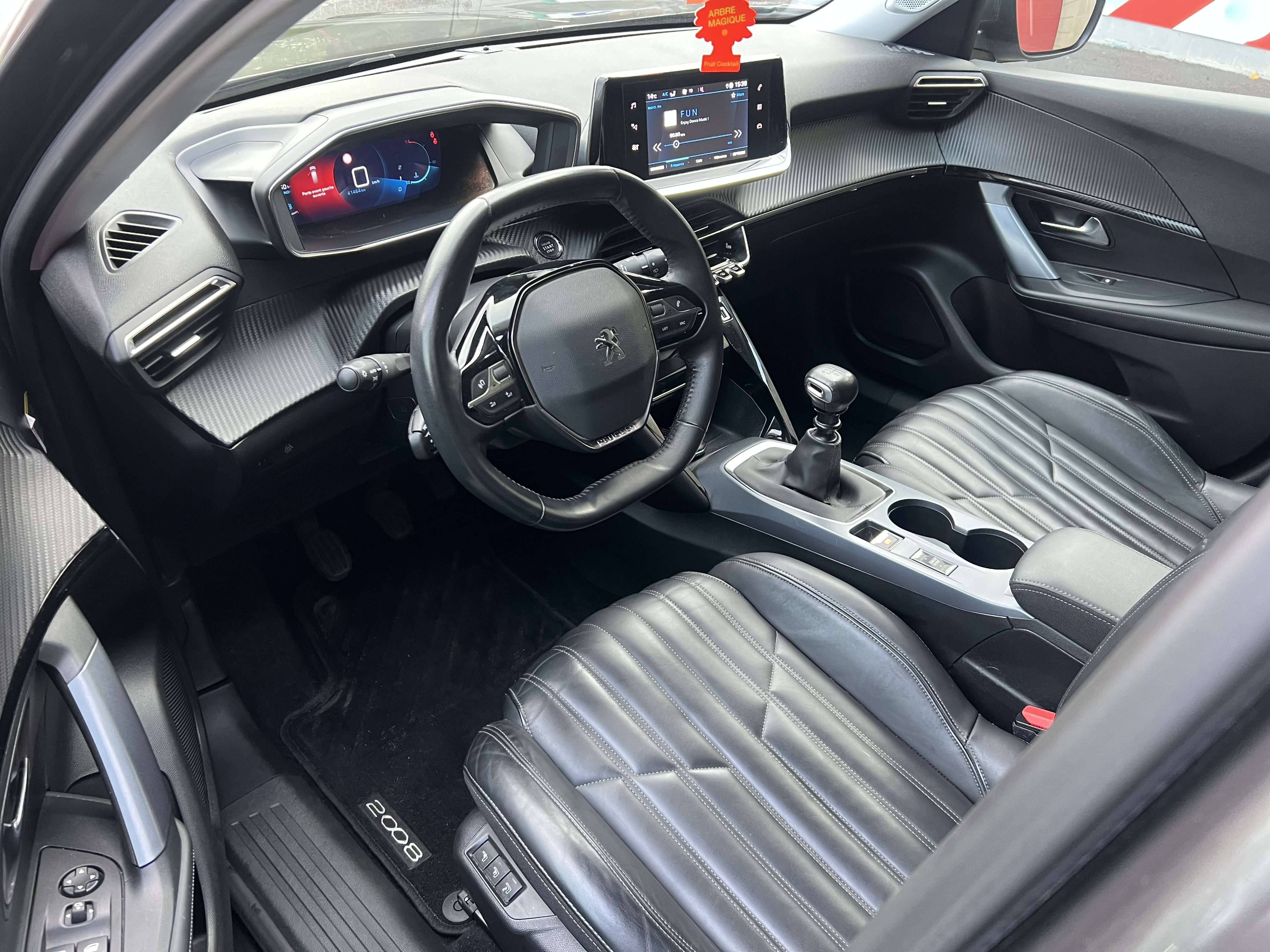Peugeot 2008 1.2 PureTech Allure S + CAMÉRA + NAVI + CUIR