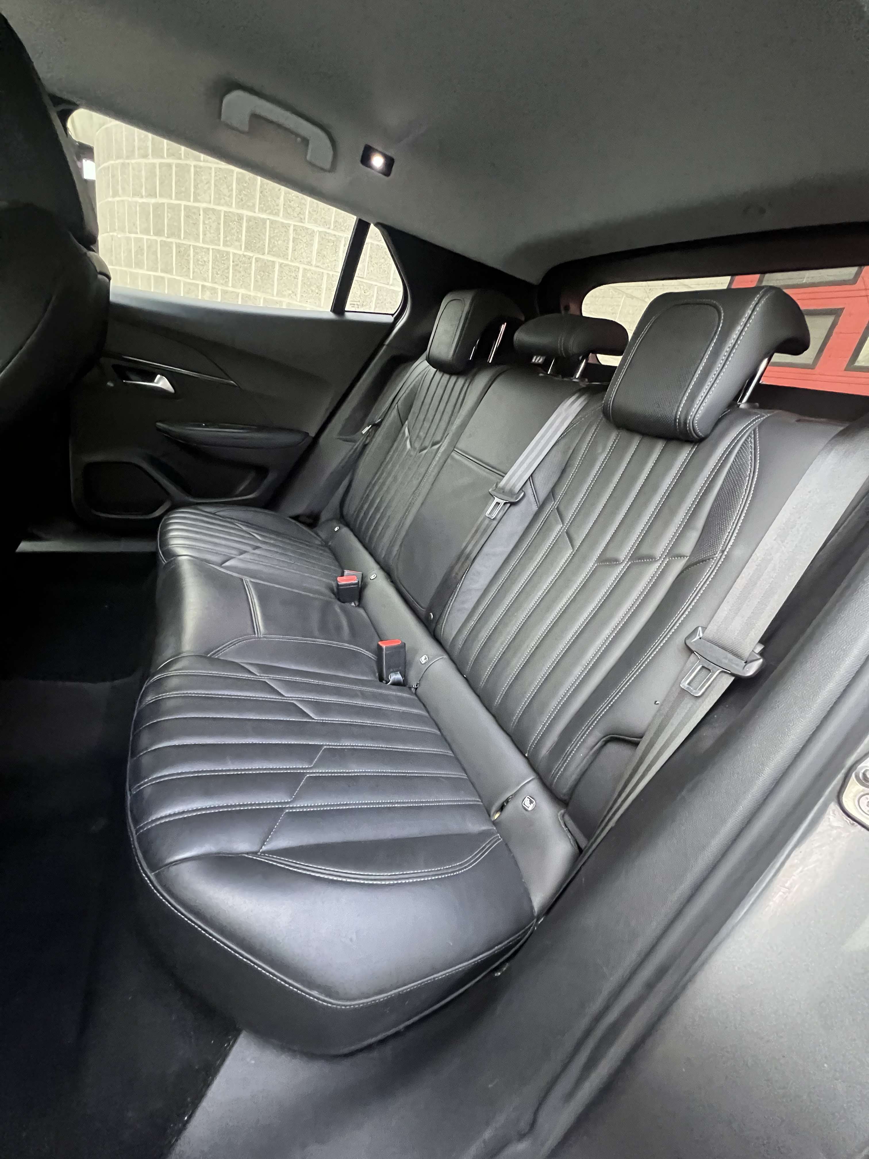 Peugeot 2008 1.2 PureTech Allure S + CAMÉRA + NAVI + CUIR