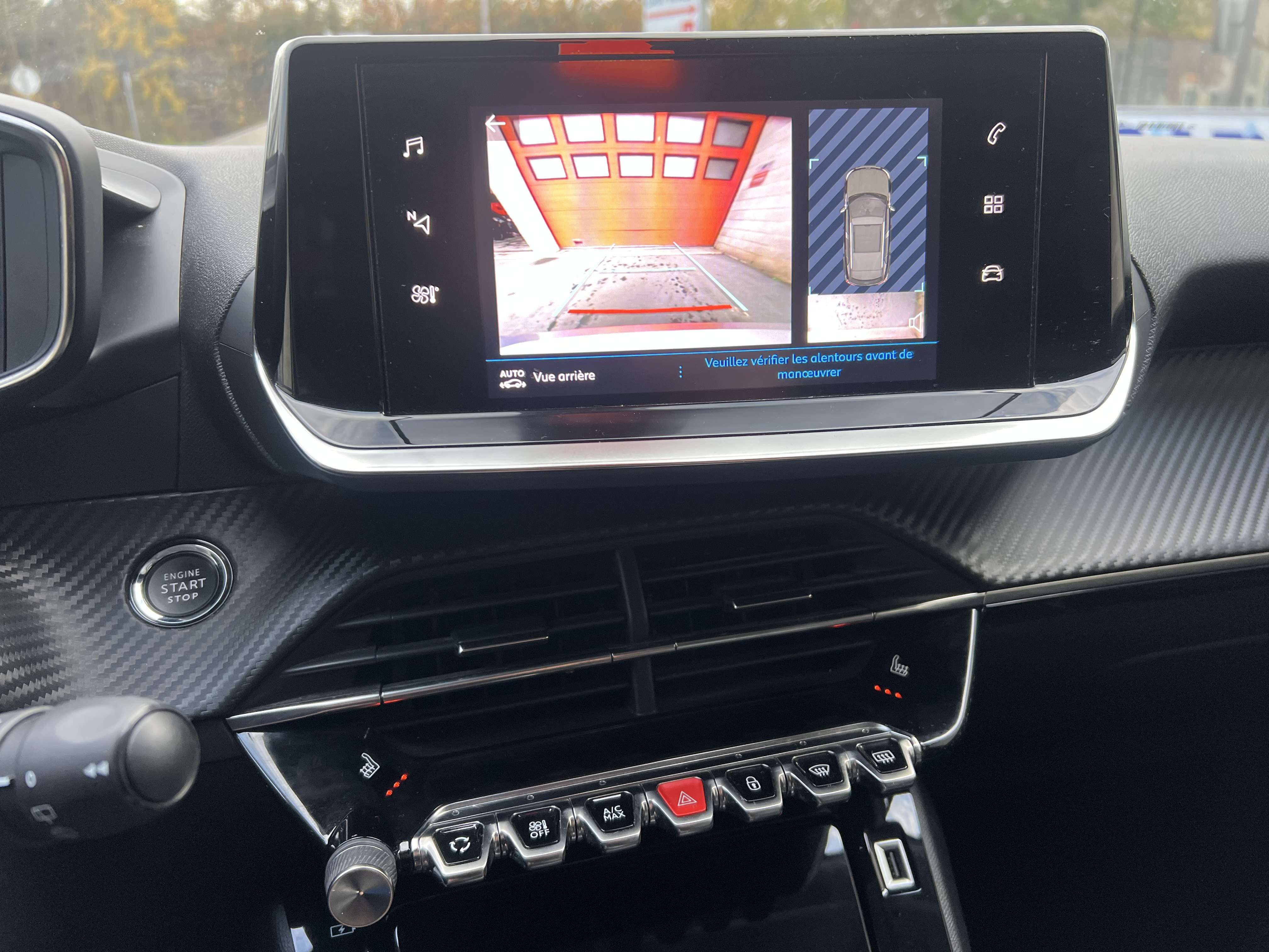 Peugeot 2008 1.2 PureTech Allure S + CAMÉRA + NAVI + CUIR