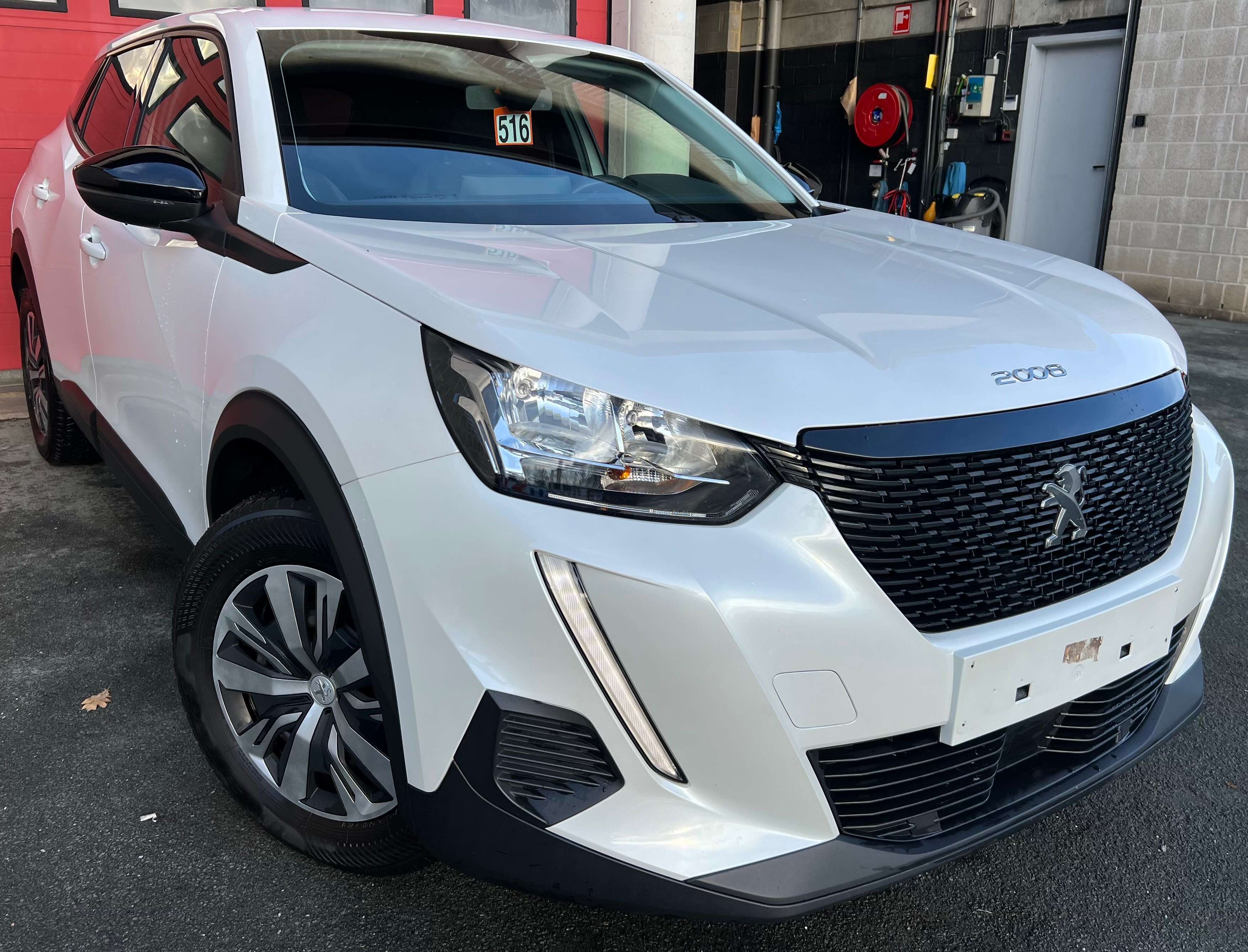 Peugeot 2008 1.2iActive Pack S + CLIM + CAR-PASS + GARANTIE