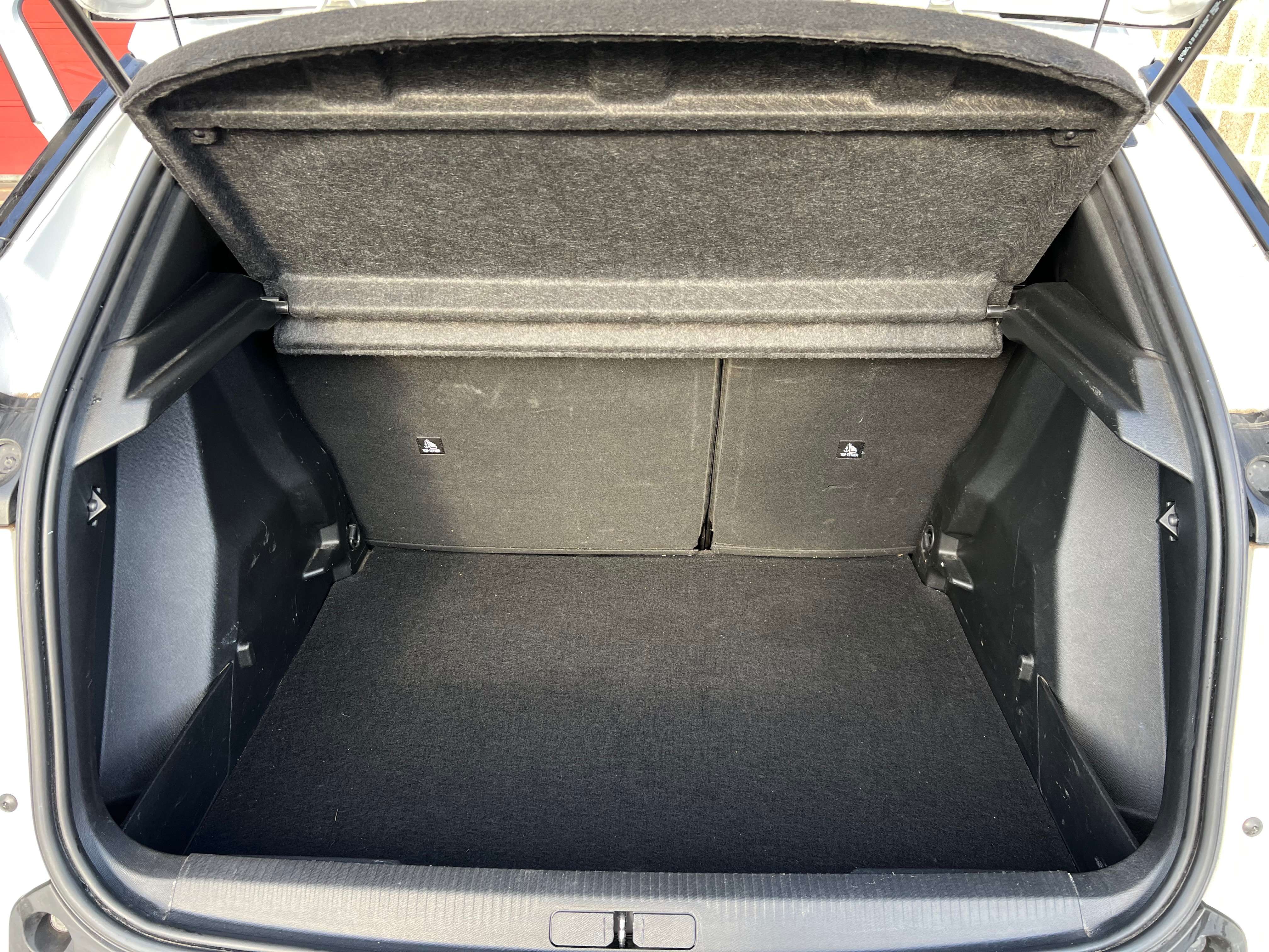 Peugeot 2008 1.2iActive Pack S + CLIM + CAR-PASS + GARANTIE