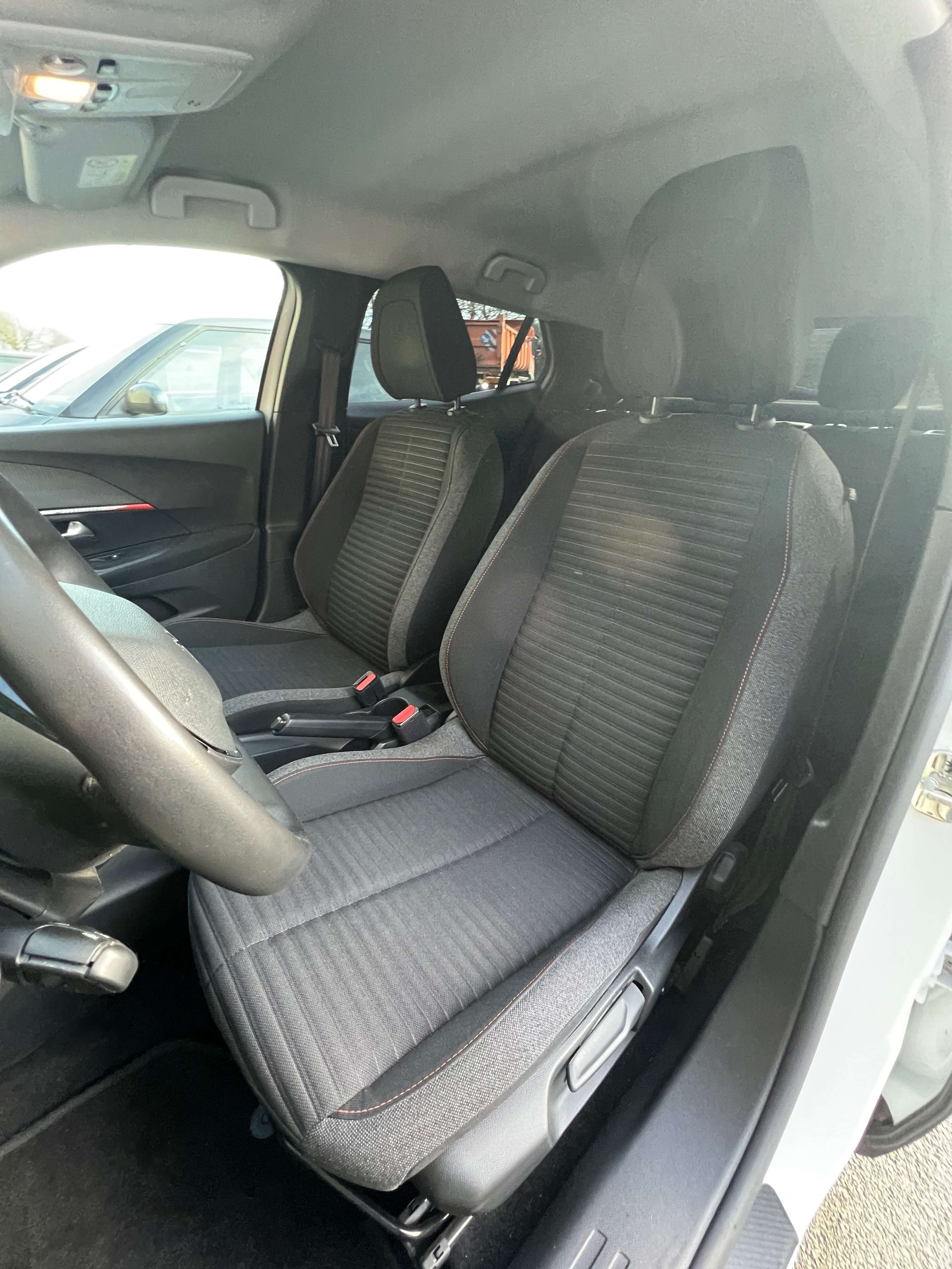 Peugeot 2008 1.2iActive Pack S + CLIM + CAR-PASS + GARANTIE