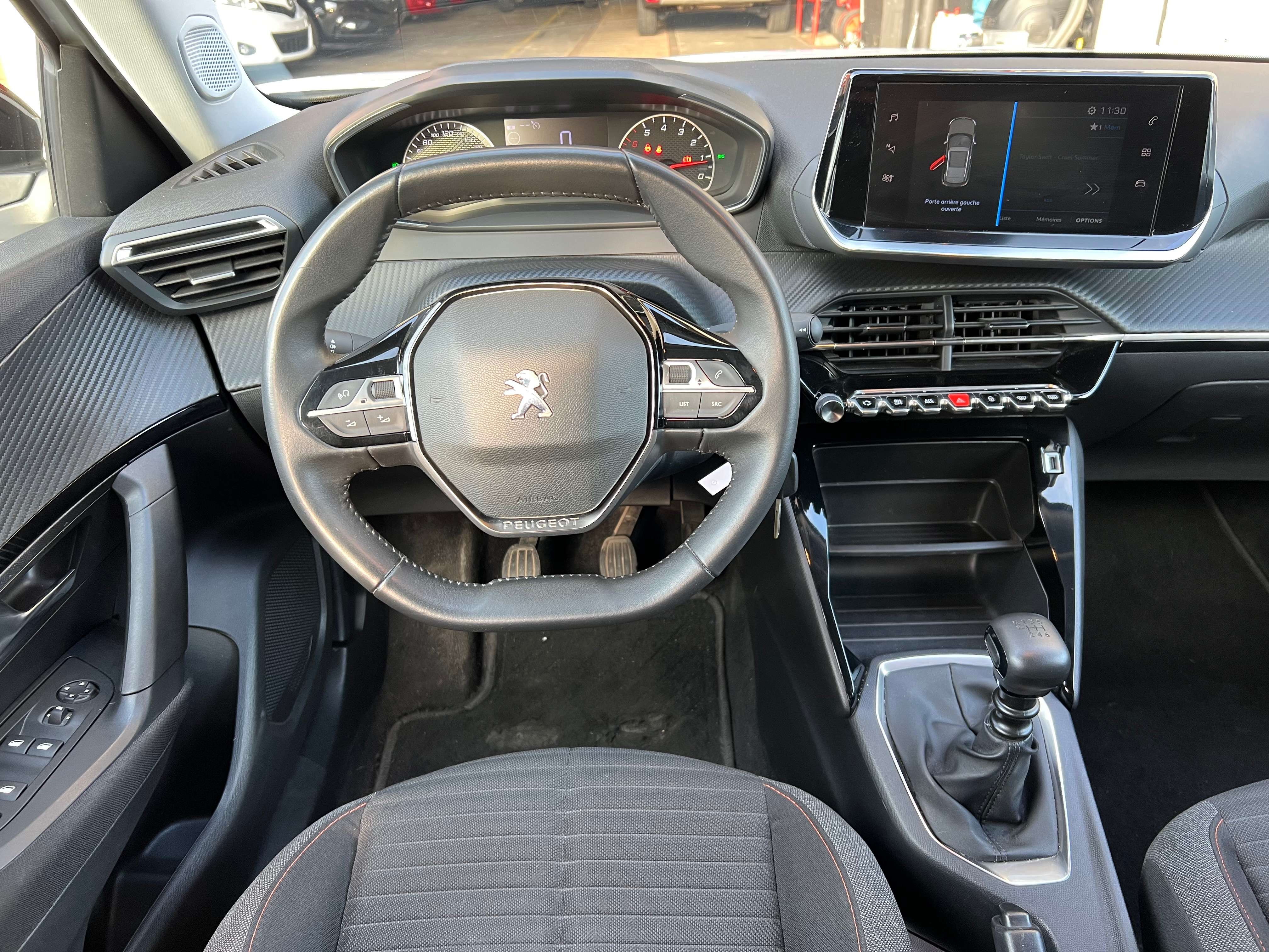 Peugeot 2008 1.2iActive Pack S + CLIM + CAR-PASS + GARANTIE