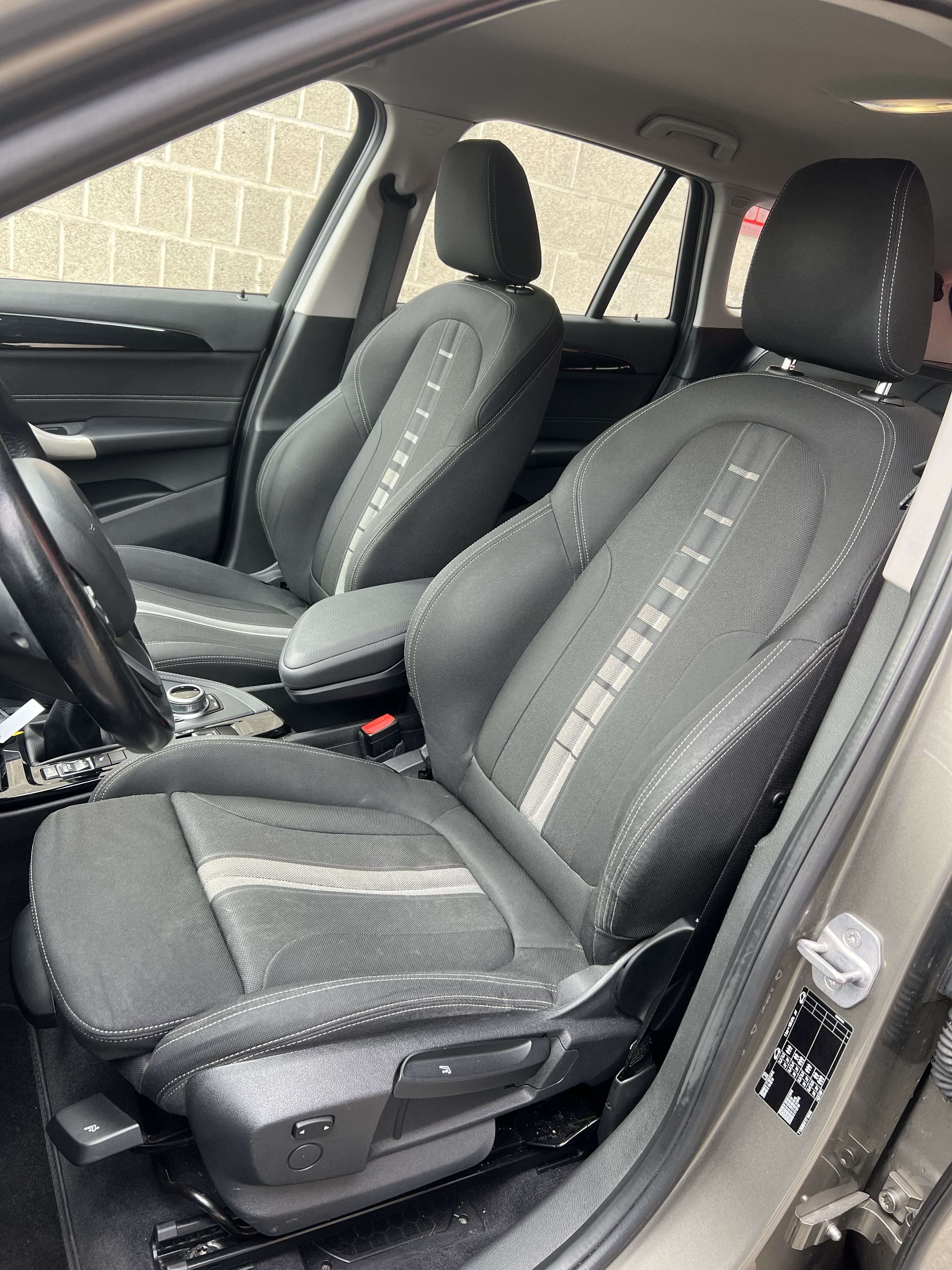 BMW X1 1.5i sDrive18 + CAR-PASS + NAVI + GARANTIE