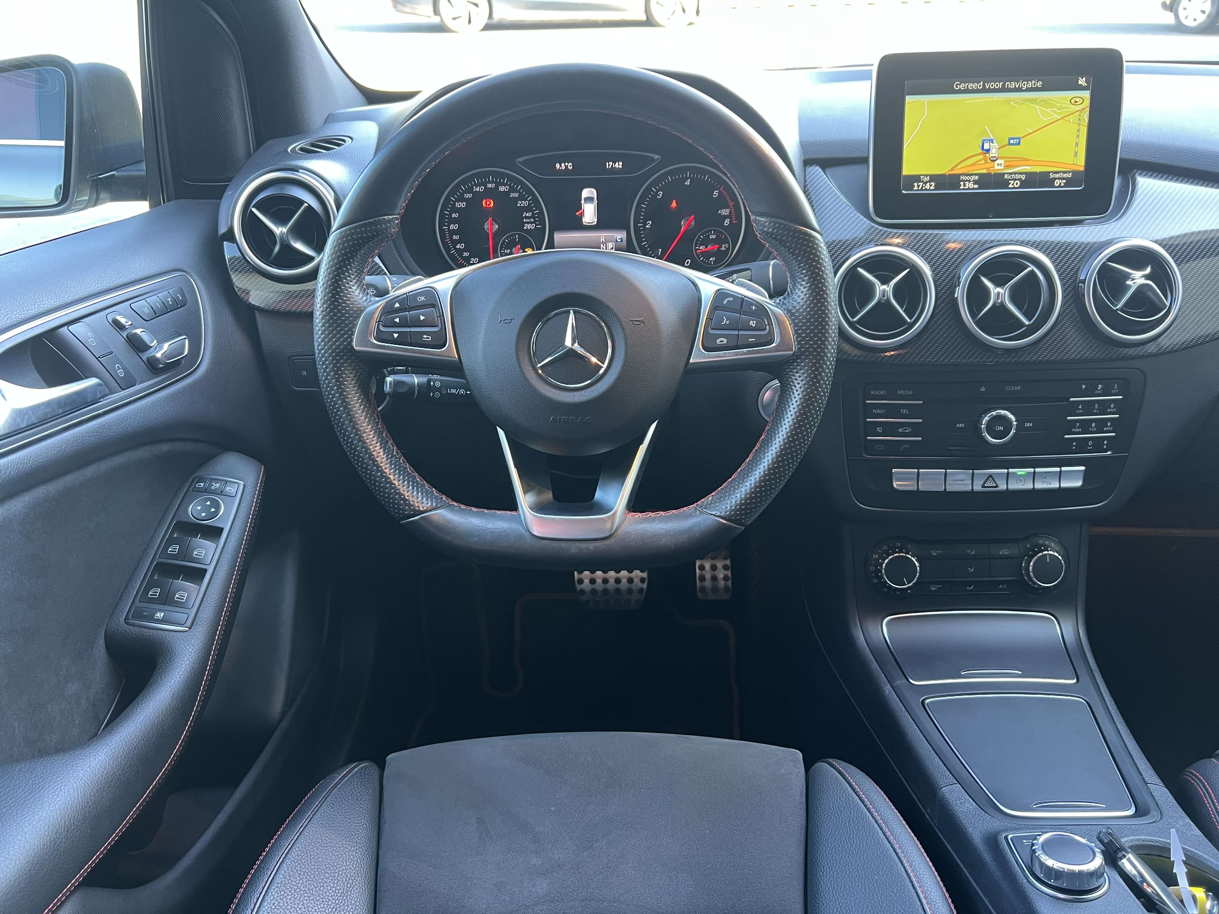 Mercedes-Benz B 200 d 4MATIC Pack AMG + CAR-PASS + NAVI + AUTOMAAT