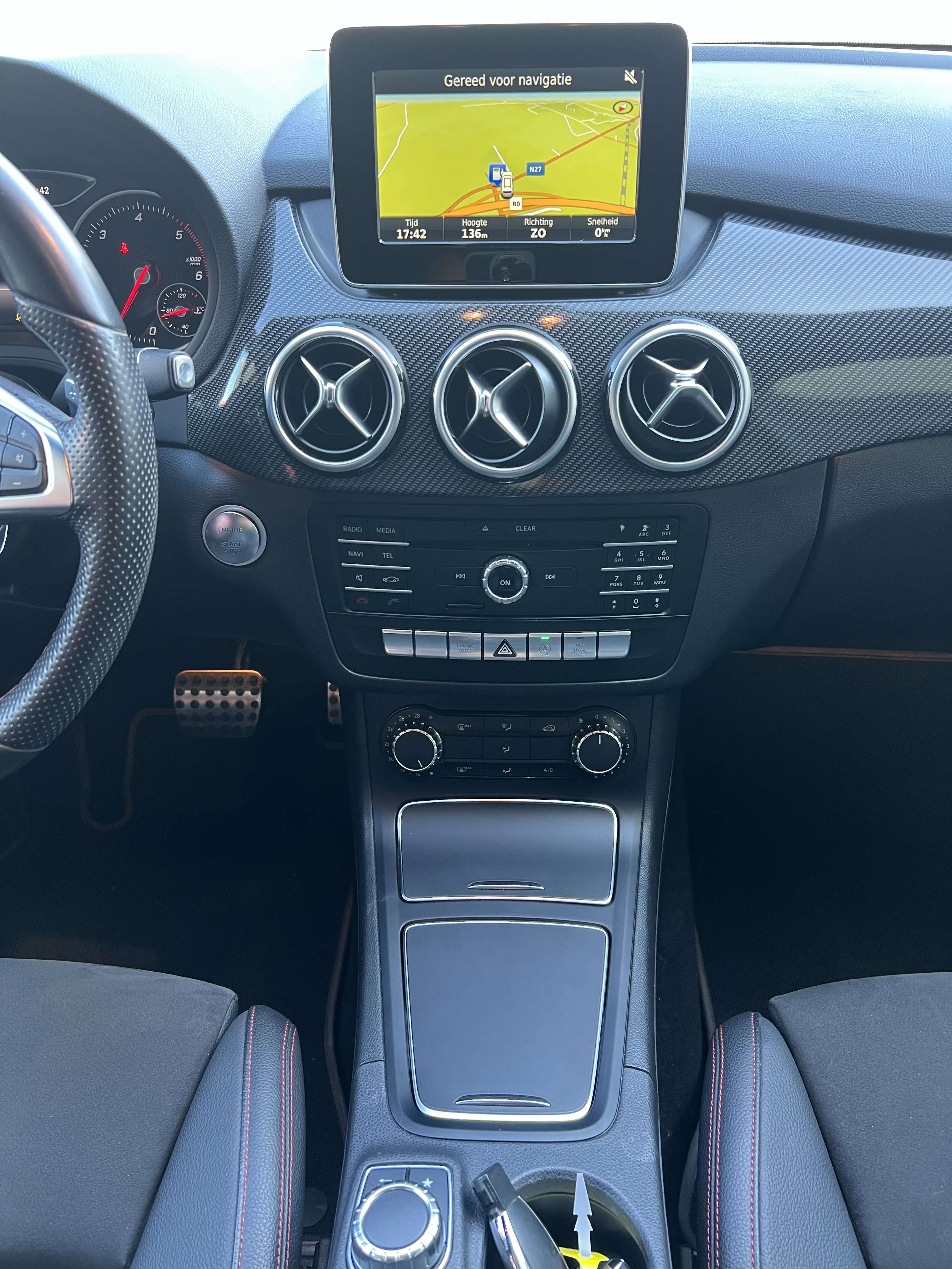 Mercedes-Benz B 200 d 4MATIC Pack AMG + CAR-PASS + NAVI + AUTOMAAT