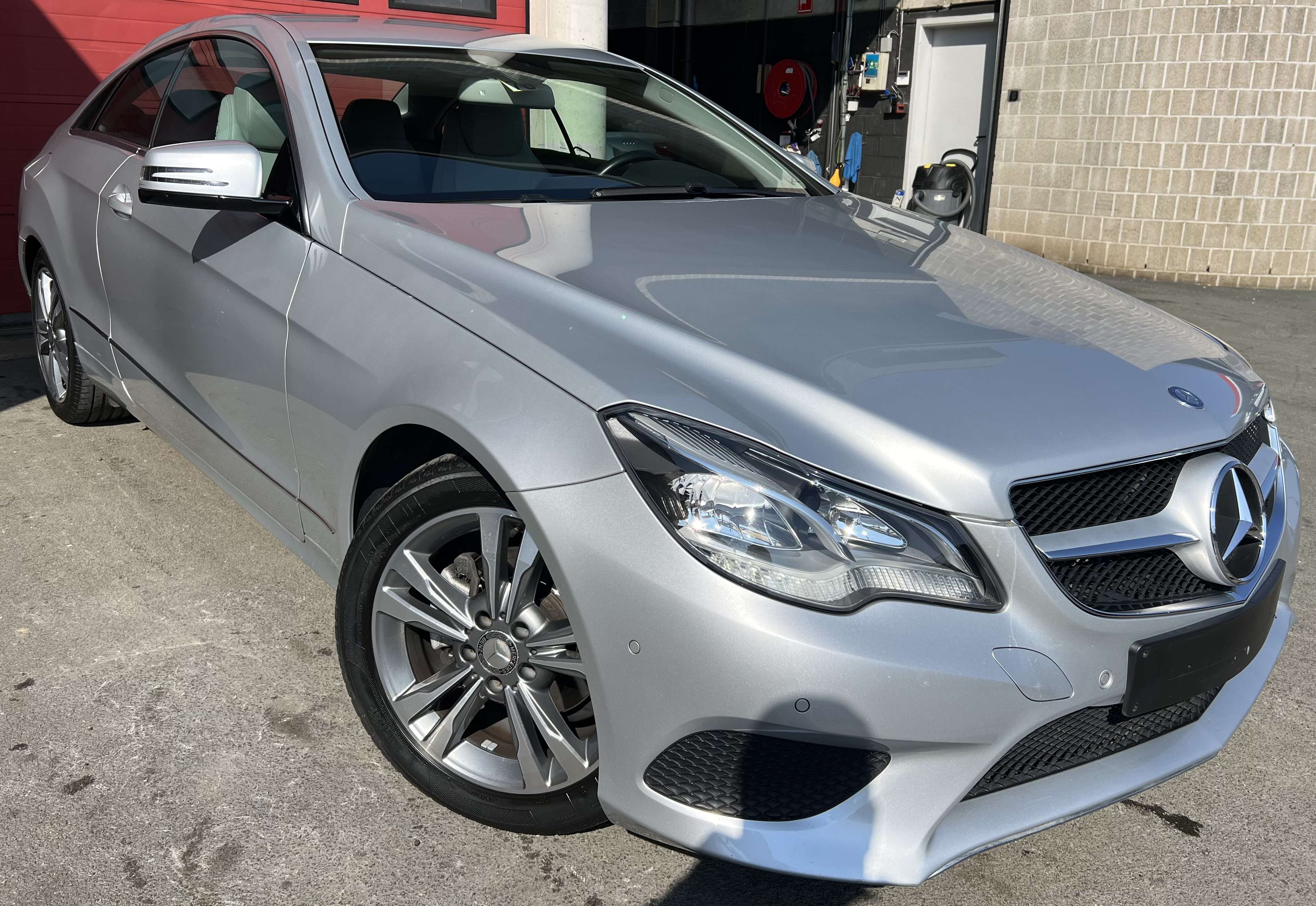 Mercedes-Benz E 200 Coupe + CAR-PASS + GARANTIE + NAVI + BOITE AUTO