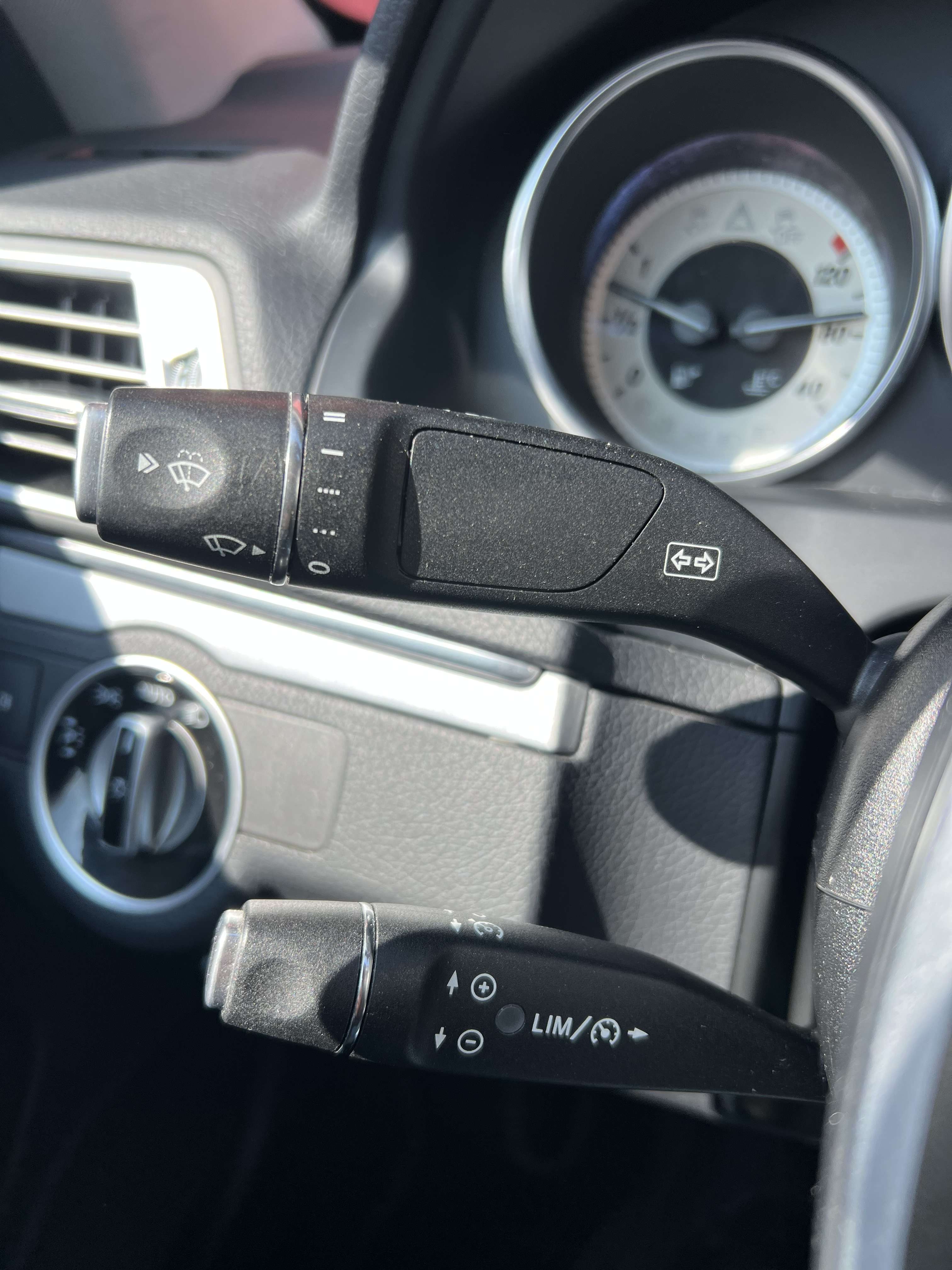 Mercedes-Benz E 200 Coupe + CAR-PASS + GARANTIE + NAVI + BOITE AUTO