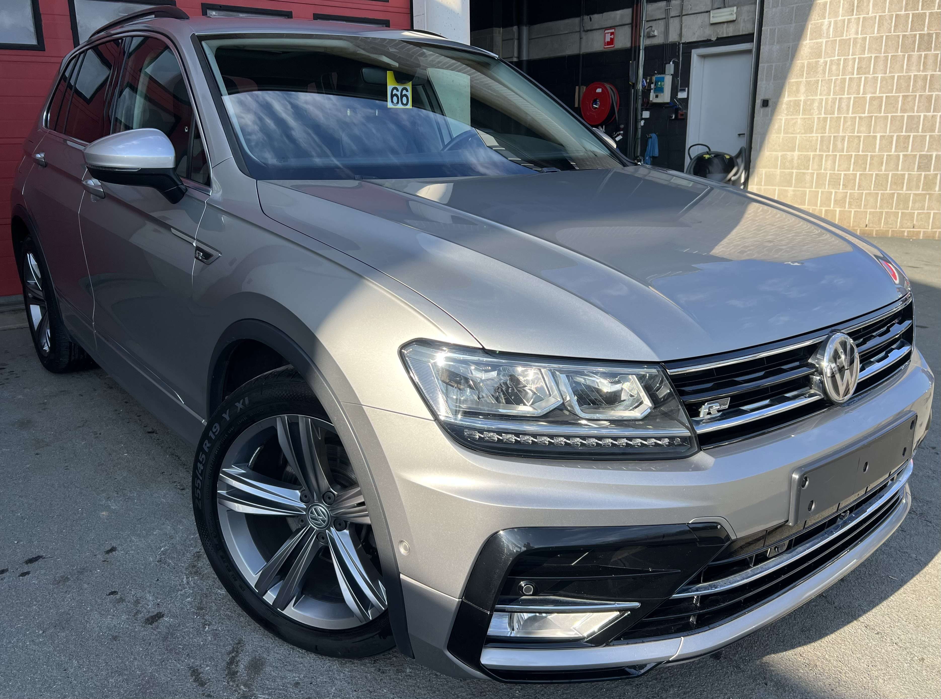 Volkswagen Tiguan 2.0 TDi R-line +PANO +CUIR +NAVI +CAR-PASS