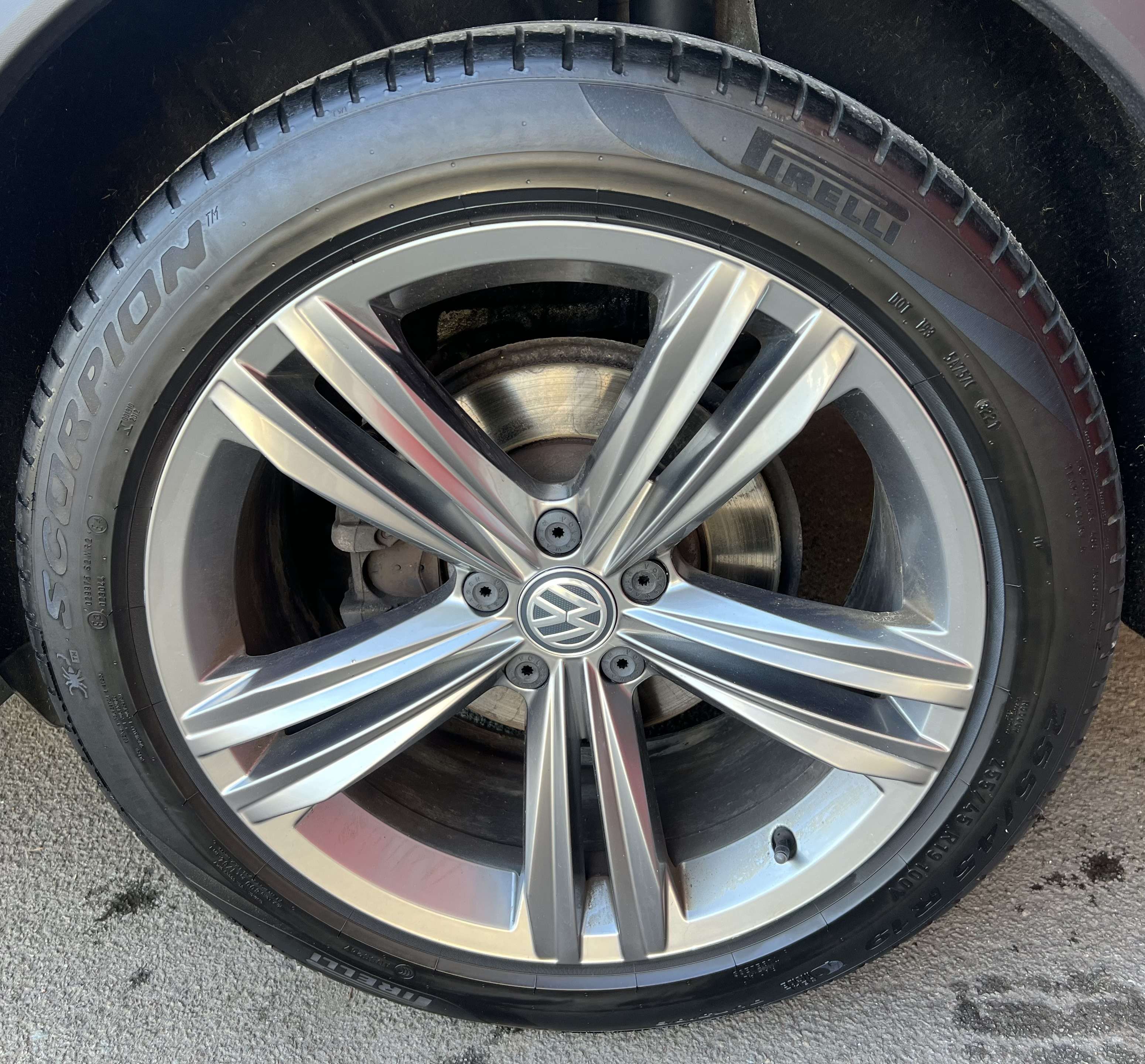 Volkswagen Tiguan 2.0 TDi R-line +PANO +CUIR +NAVI +CAR-PASS