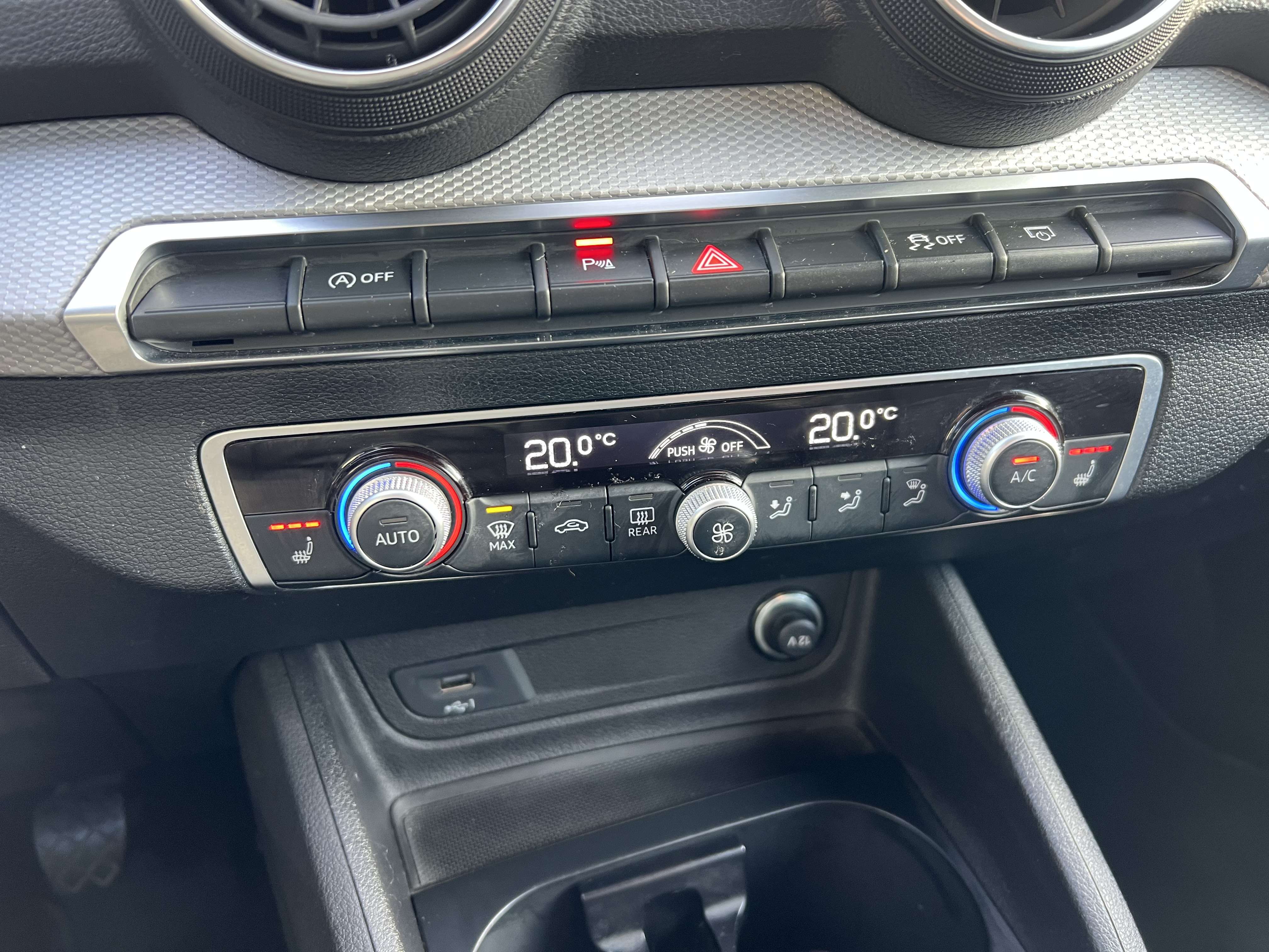 Audi Q2 30 TDi + CAR-PASS + NAVI + CUIR
