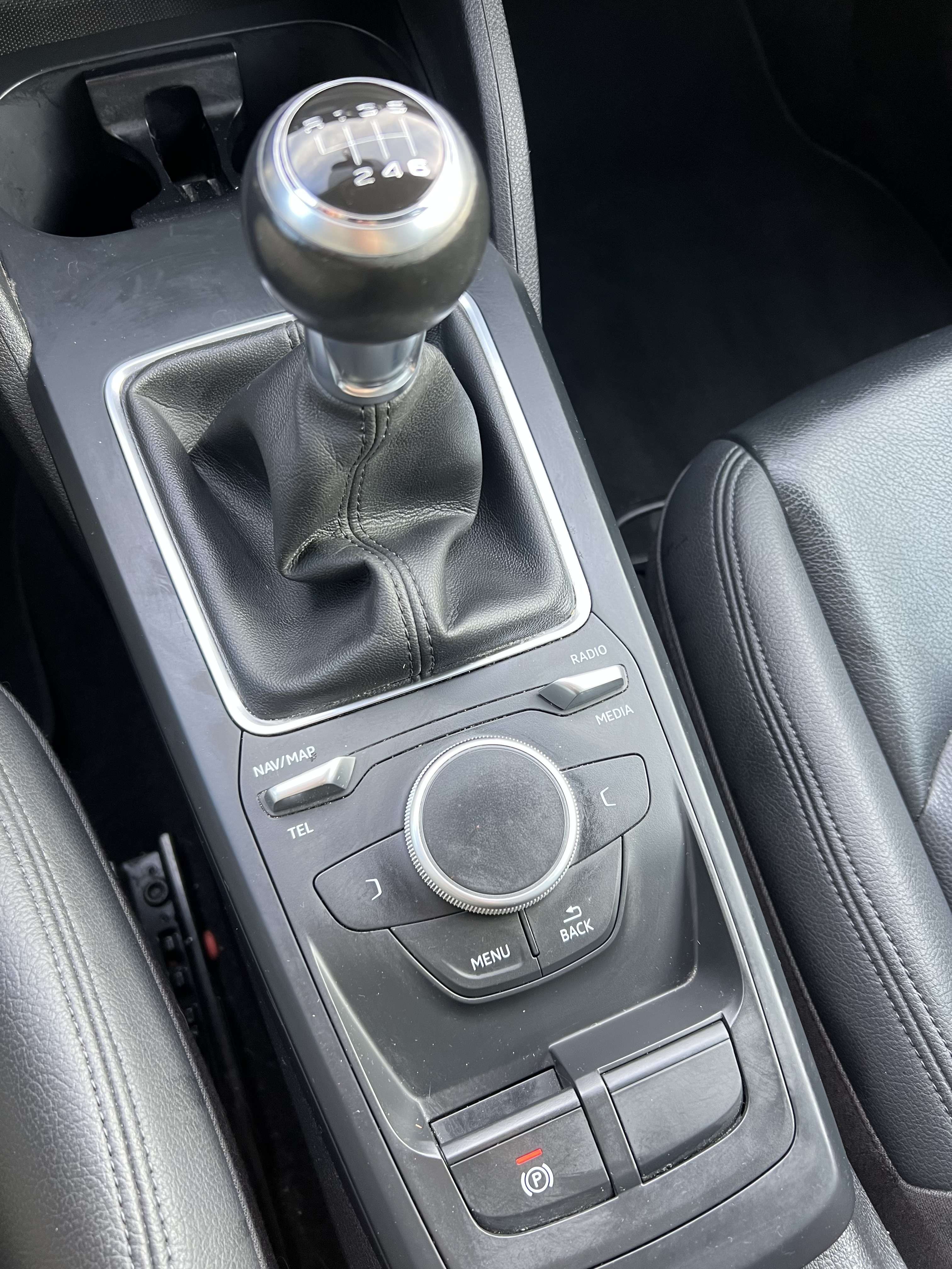 Audi Q2 30 TDi + CAR-PASS + NAVI + CUIR