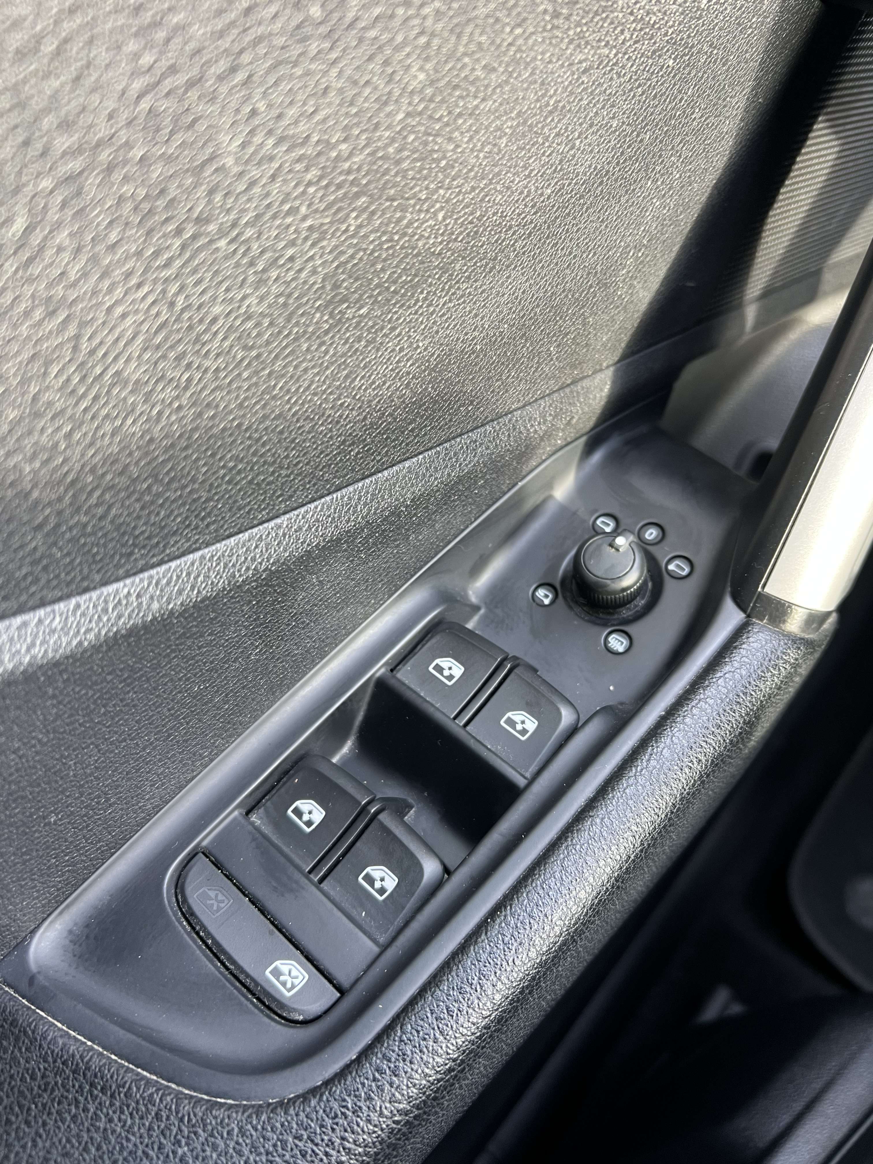 Audi Q2 30 TDi + CAR-PASS + NAVI + CUIR