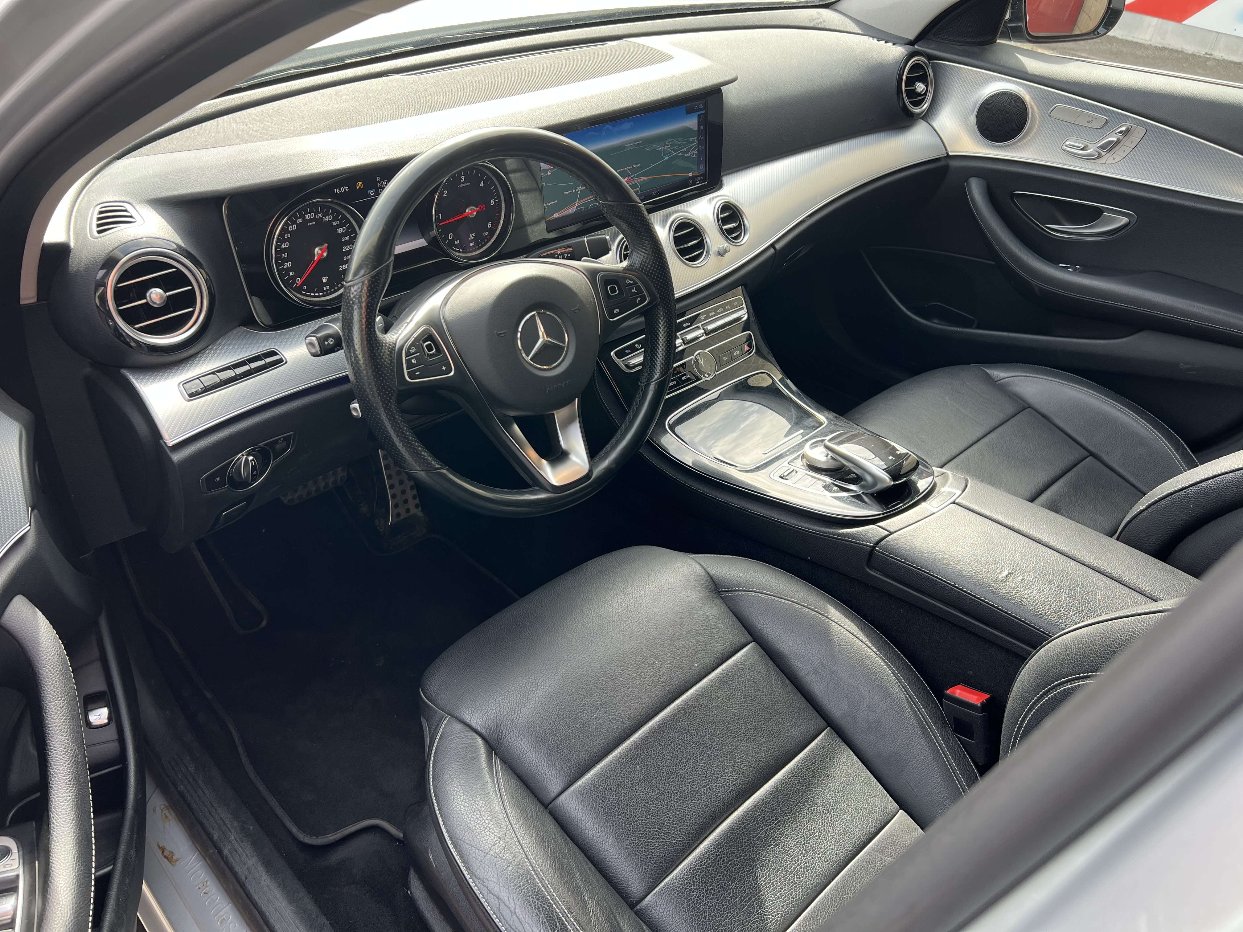 Mercedes-Benz E 220 d 4-Matic ( 15.495 € HTVA ) CAMÉRA + NAVI
