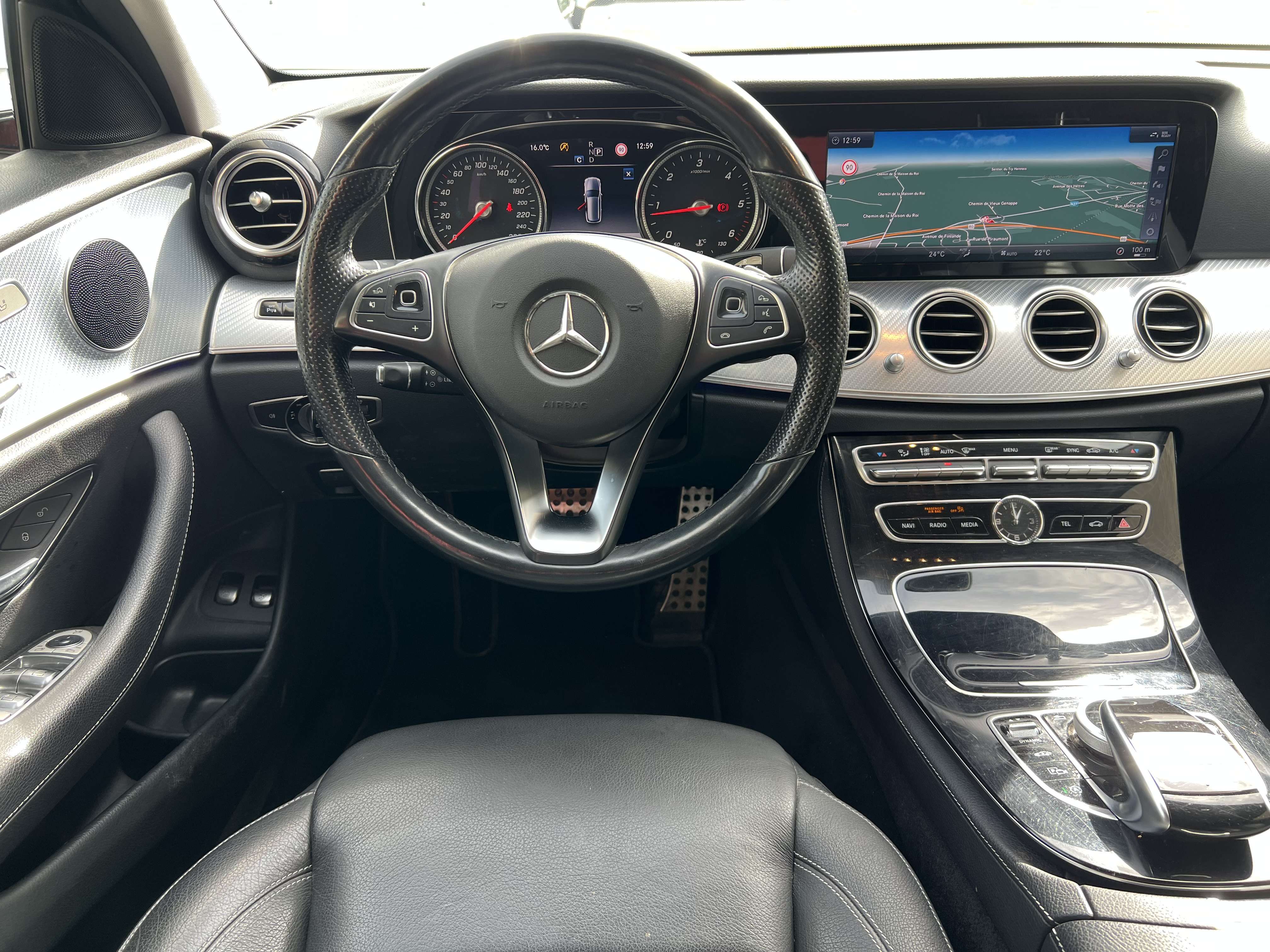 Mercedes-Benz E 220 d 4-Matic ( 15.495 € HTVA ) CAMÉRA + NAVI