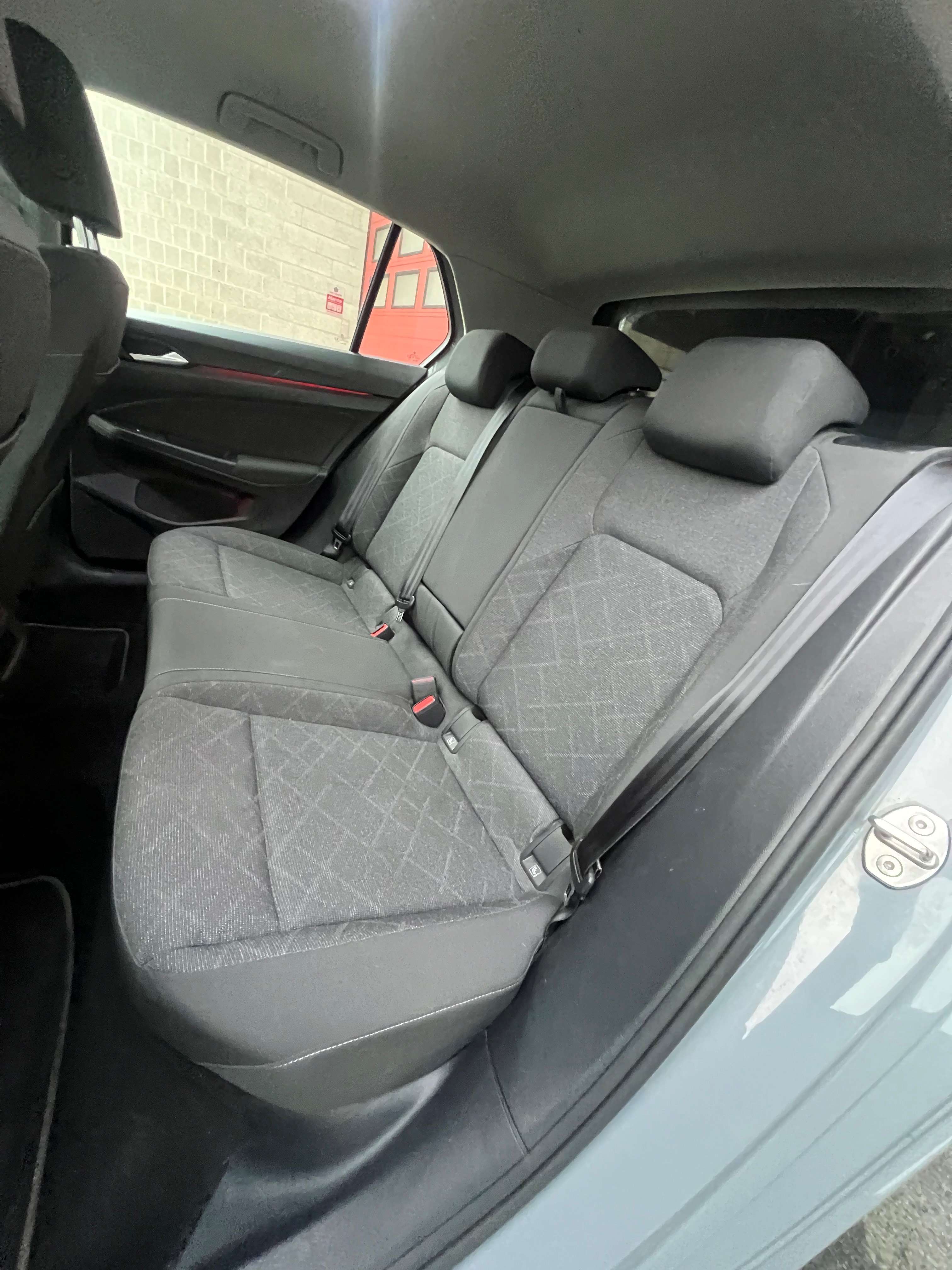 Volkswagen Golf 2.0 SCR TDi 1st Edition ( 15.619 € HTVA )