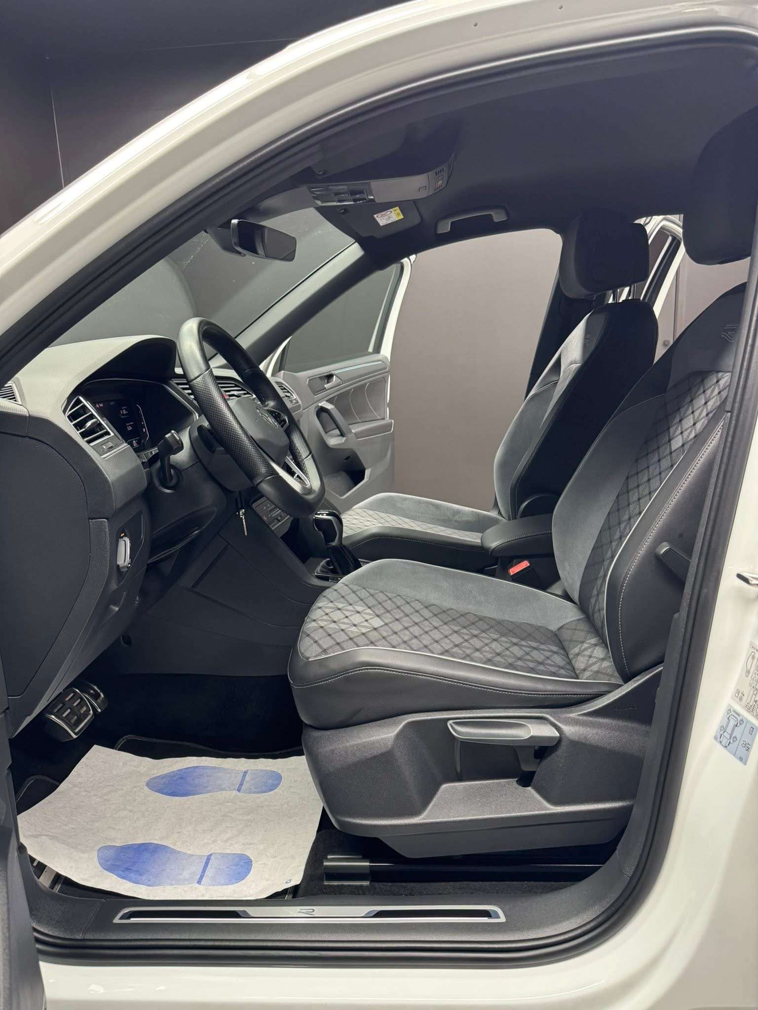Volkswagen Tiguan Tiguan 1.5 TSI R-Line DSG **12 mois de garantie**