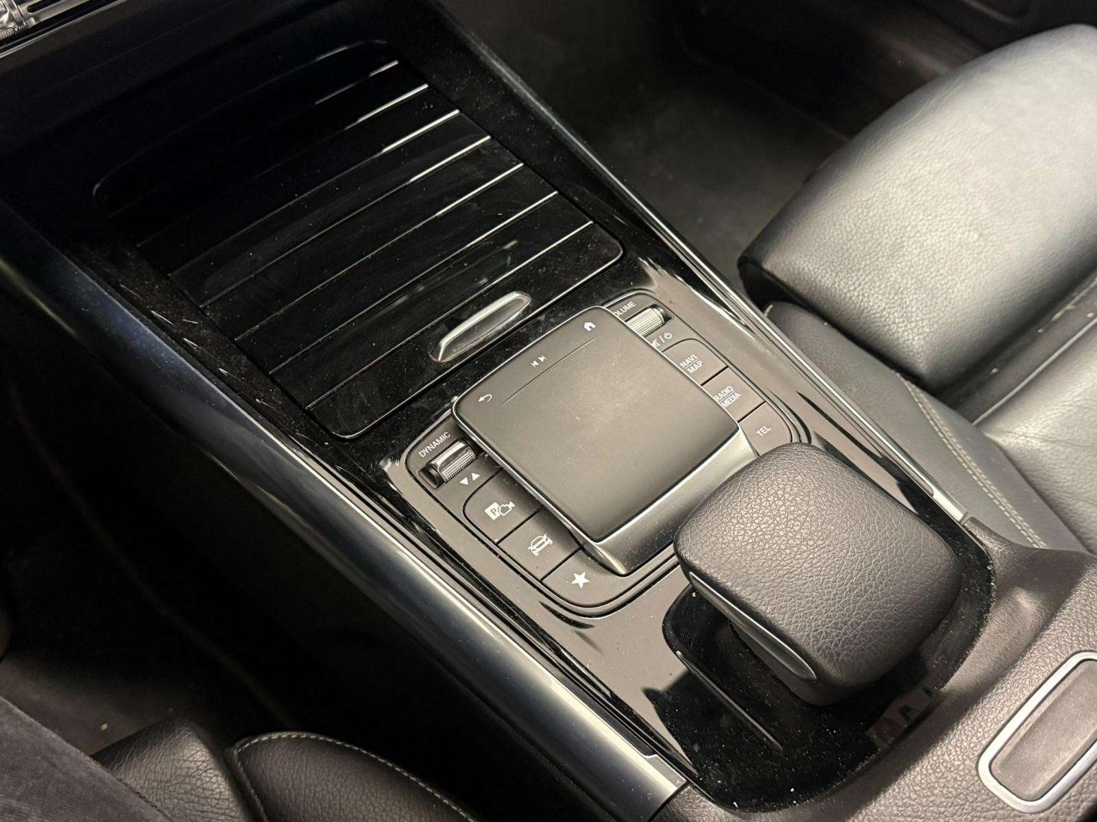 Mercedes-Benz GLA 200 EXPORT**AMG LINE**BOITE AUTO**CAMERA**GPS