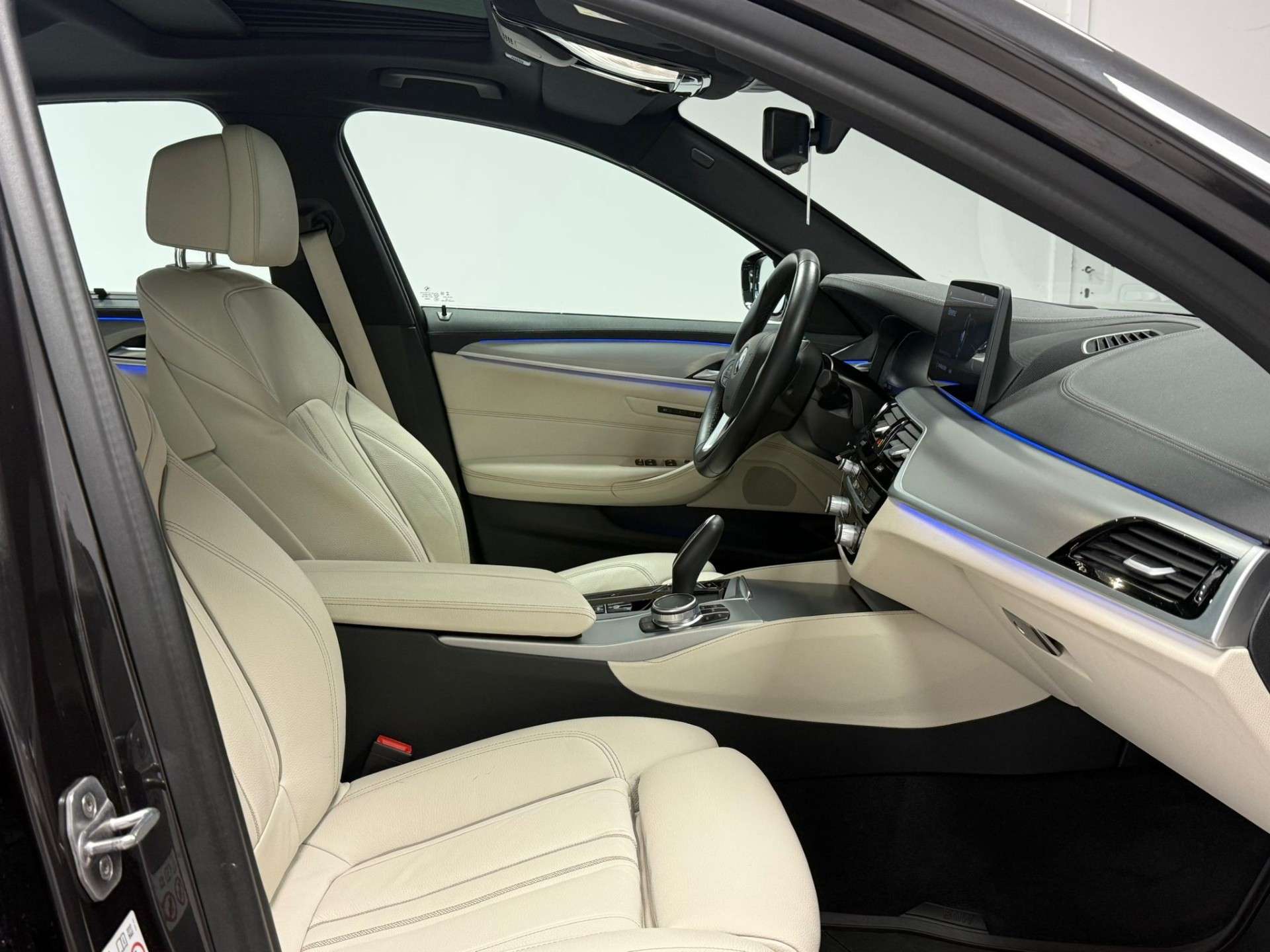 BMW 520 BOITE AUTO**GPS**CAMERA**LED**GARANTIE 12MOIS