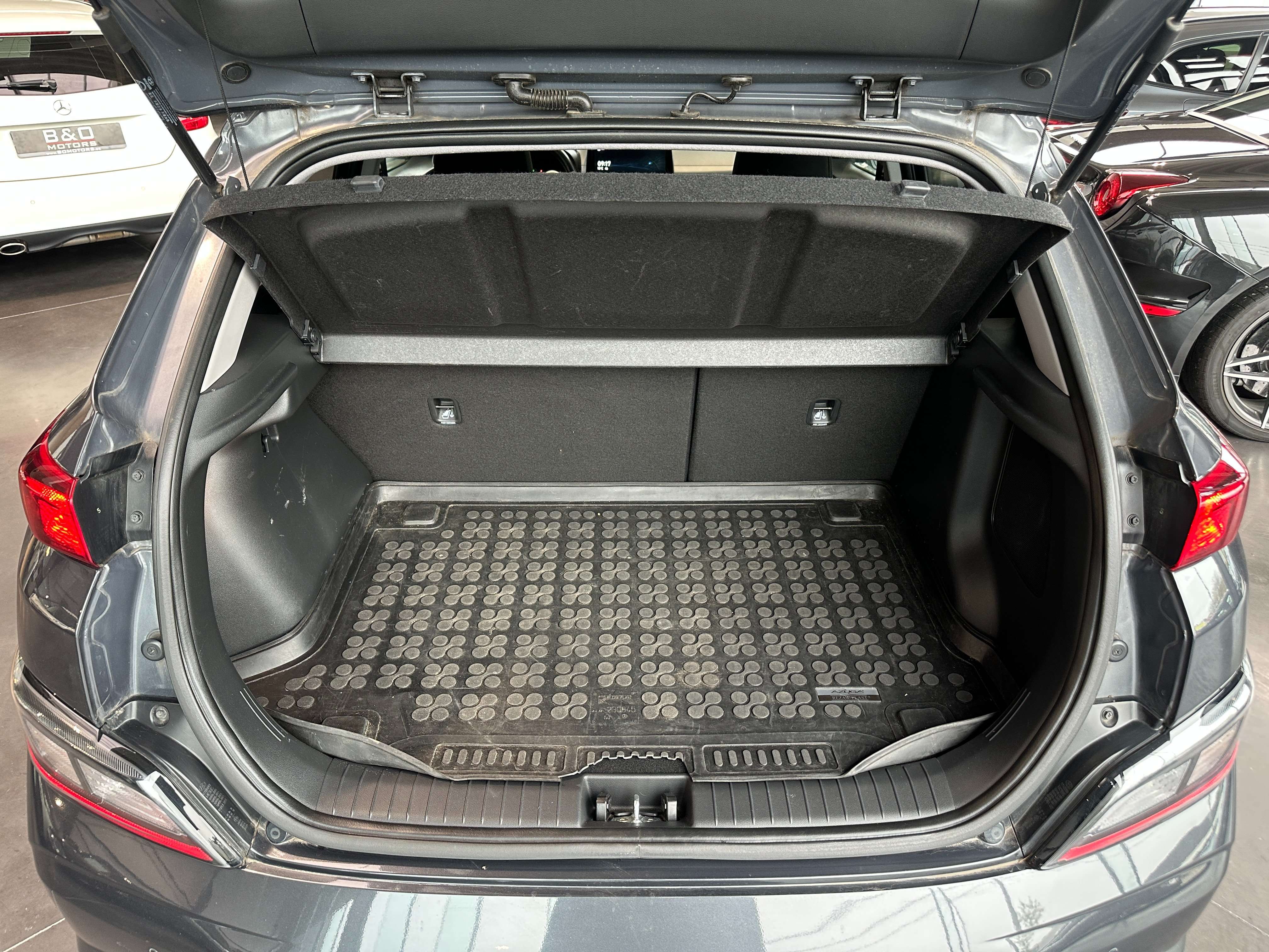 Hyundai KONA e-Kona 39.2 kWh Electric - Face lift mod 2022 / STUNTPRIJS 14662 + 21% BTW , GPS,CAMERA,