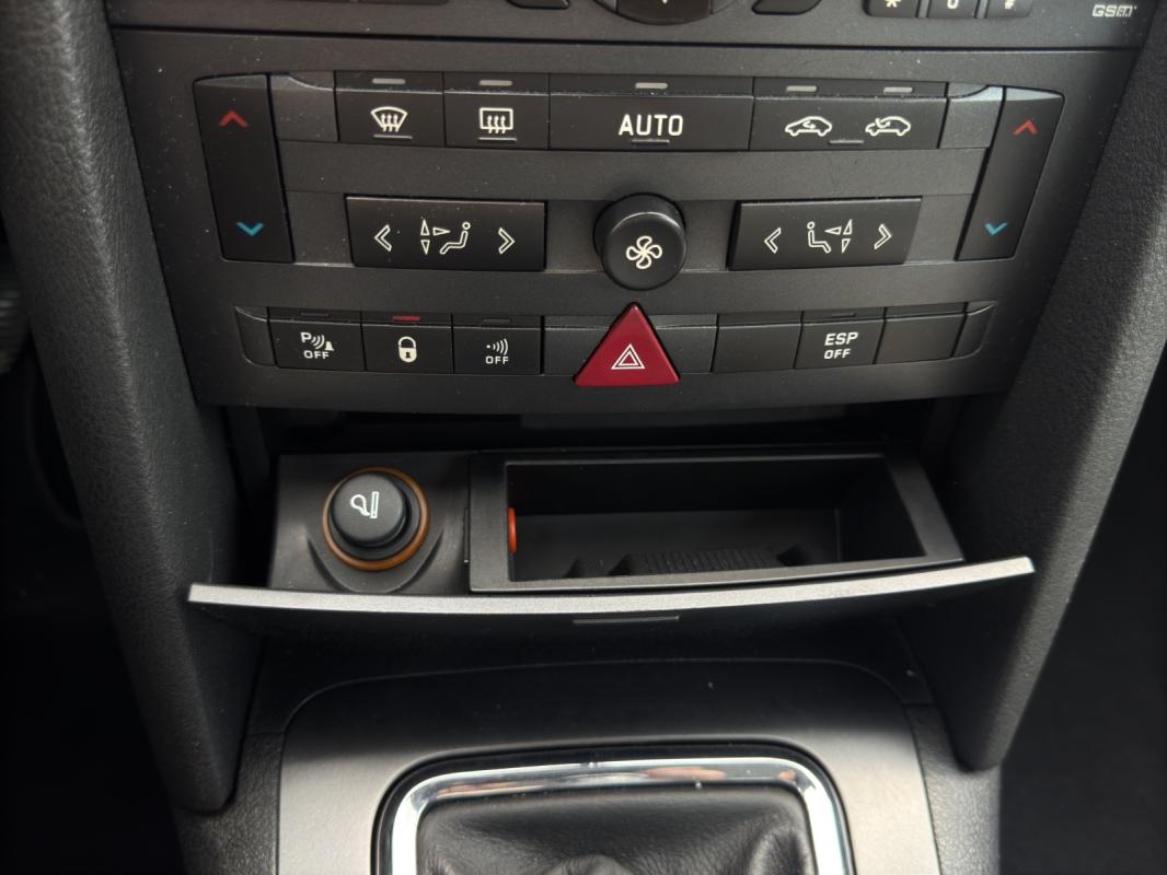 Peugeot 407 2.0 HDi 16V 136ch FAP Féline