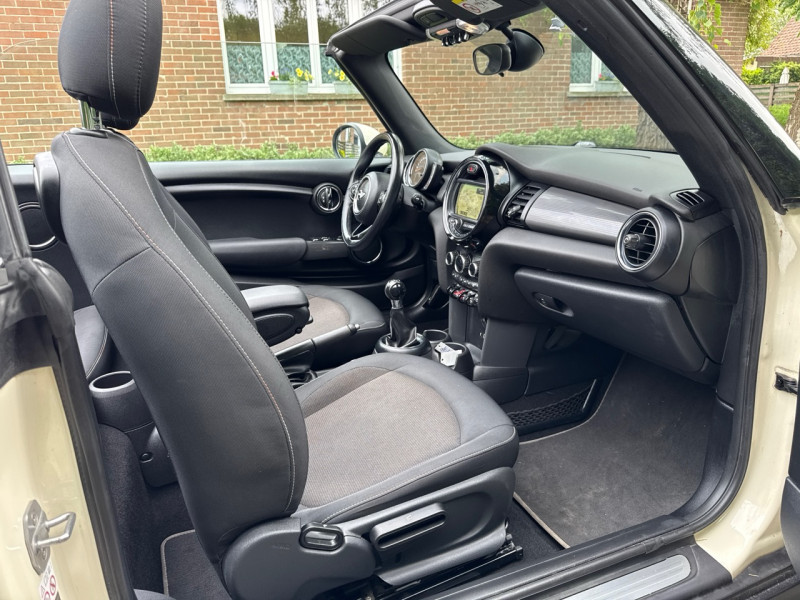 Mini CABRIO COOPER D 116CH EXQUISITE * 83.000KM * 2018 * GARANTIE