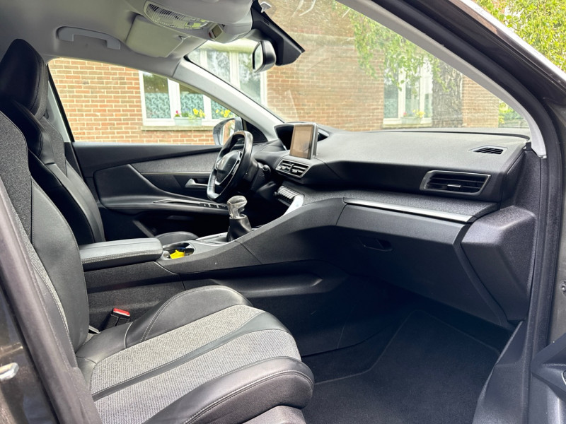 Peugeot 3008 HDI 130CH  ALLURE BUSINESS / GPS * CAMERA * LED * 1ERE MAIN