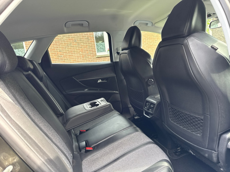 Peugeot 3008 HDI 130CH  ALLURE BUSINESS / GPS * CAMERA * LED * 1ERE MAIN