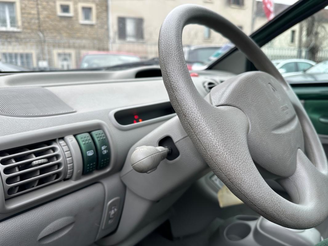 Renault Twingo 1.2i Perrier Quickshift 5