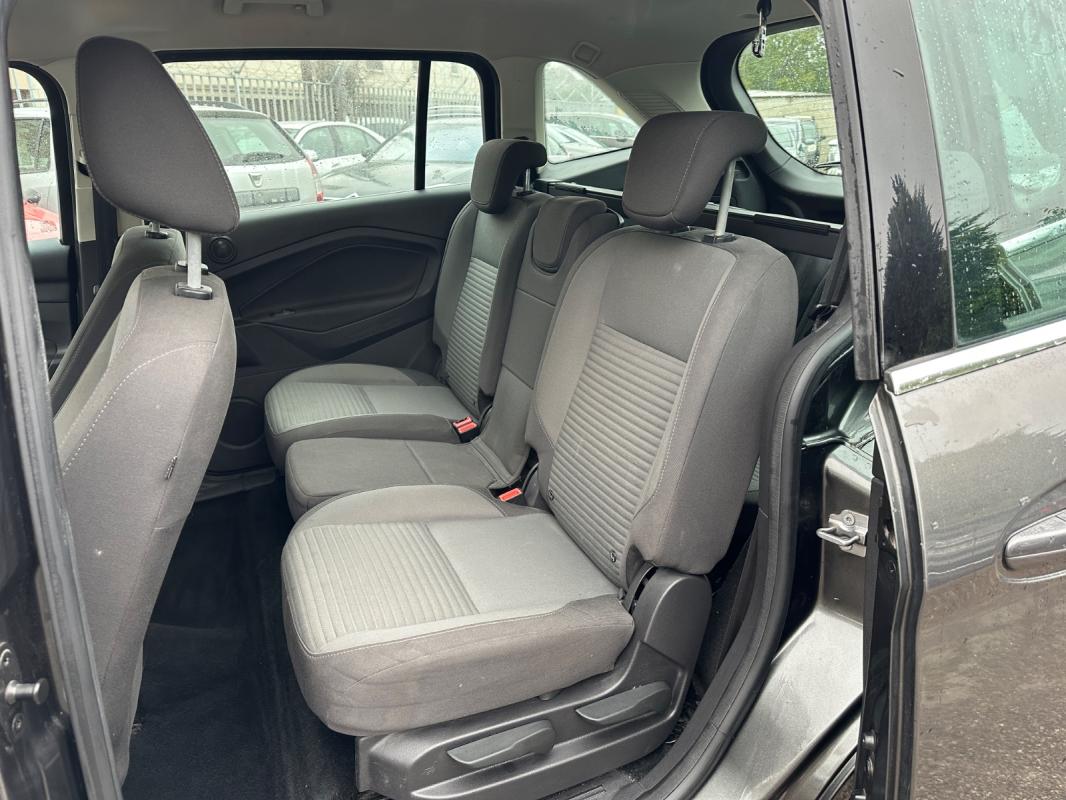 Ford Grand C-max 1.5 TDCi 120 SS Powershift Titanium