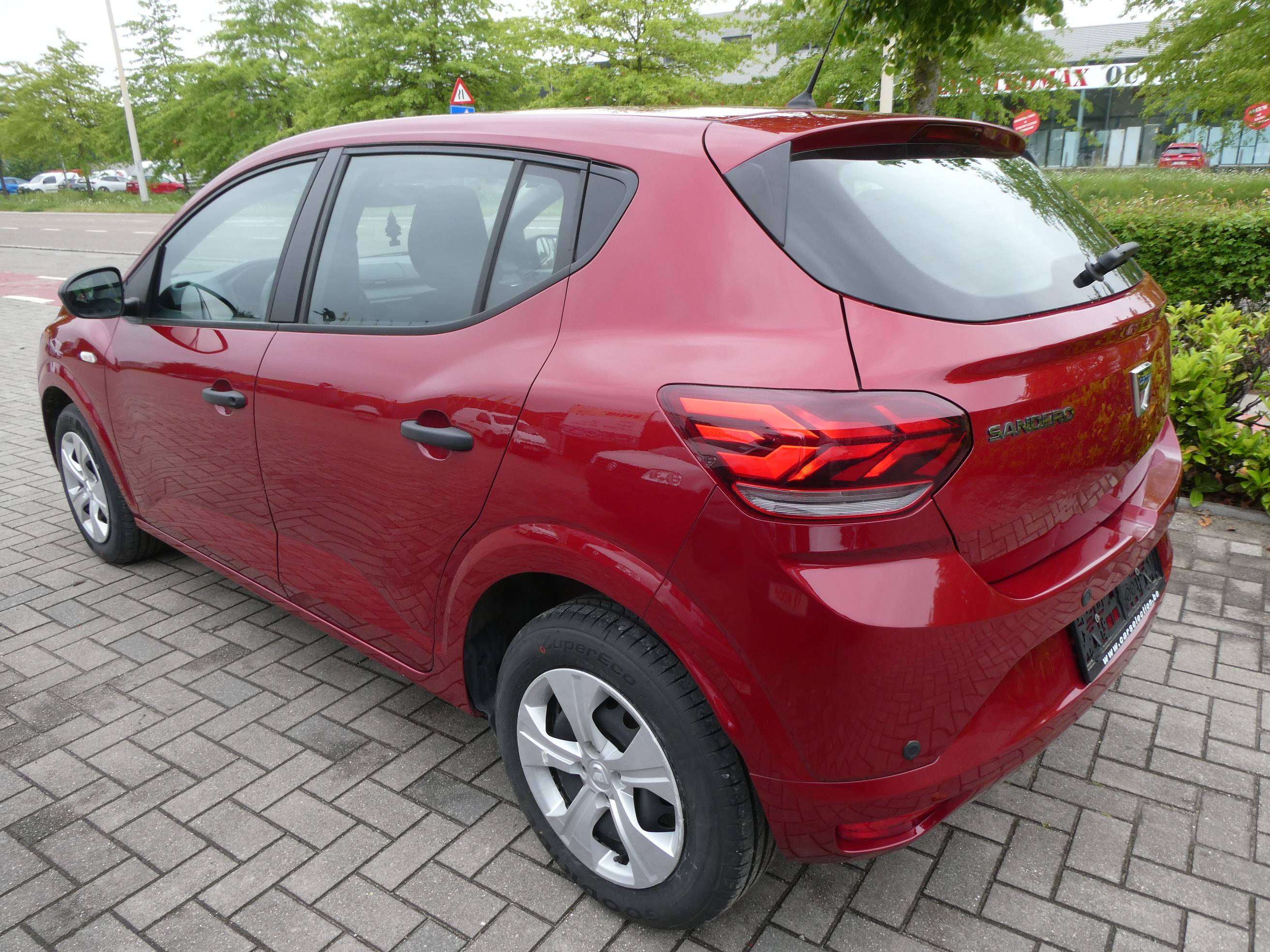 Dacia Sandero 1.0i ,Cruise, parkeersensoren achter, 1j Garantie