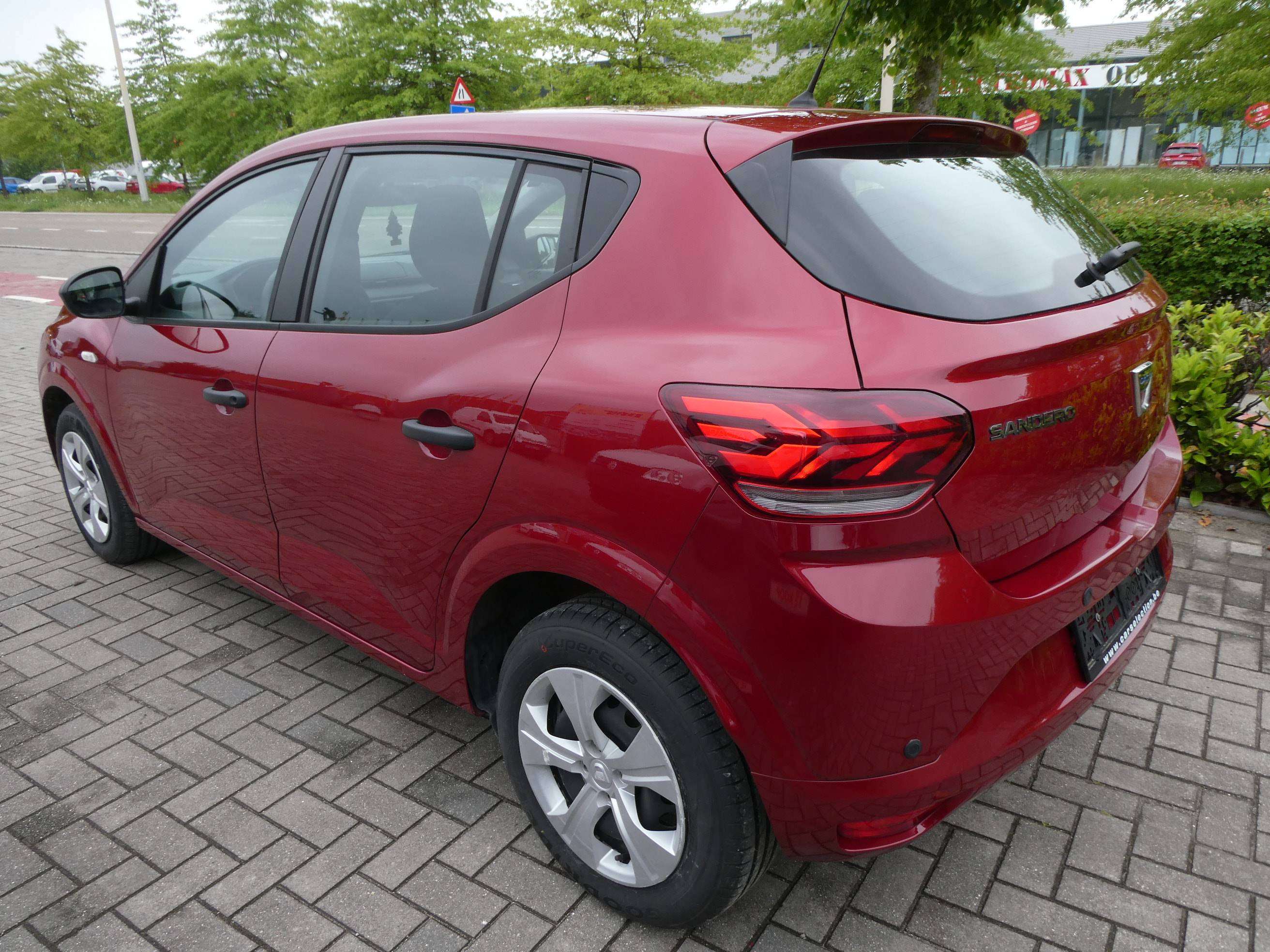 Dacia Sandero 1.0i ,Cruise, parkeersensoren achter, 1j Garantie