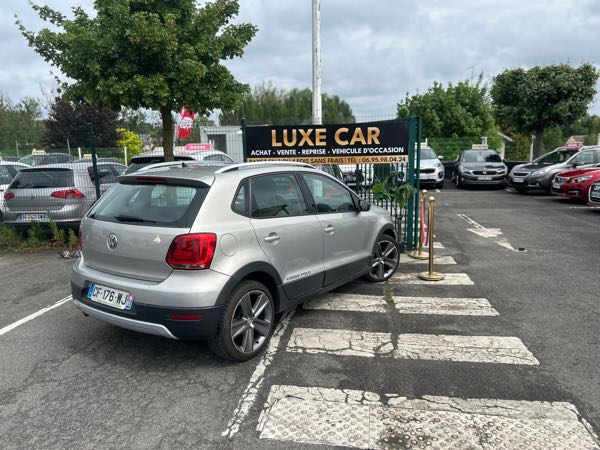 Volkswagen Polo V (2) 1.4 TDI 90 BLUEMOTION TECHNOLOGY 5CV CROSS POLO 5P