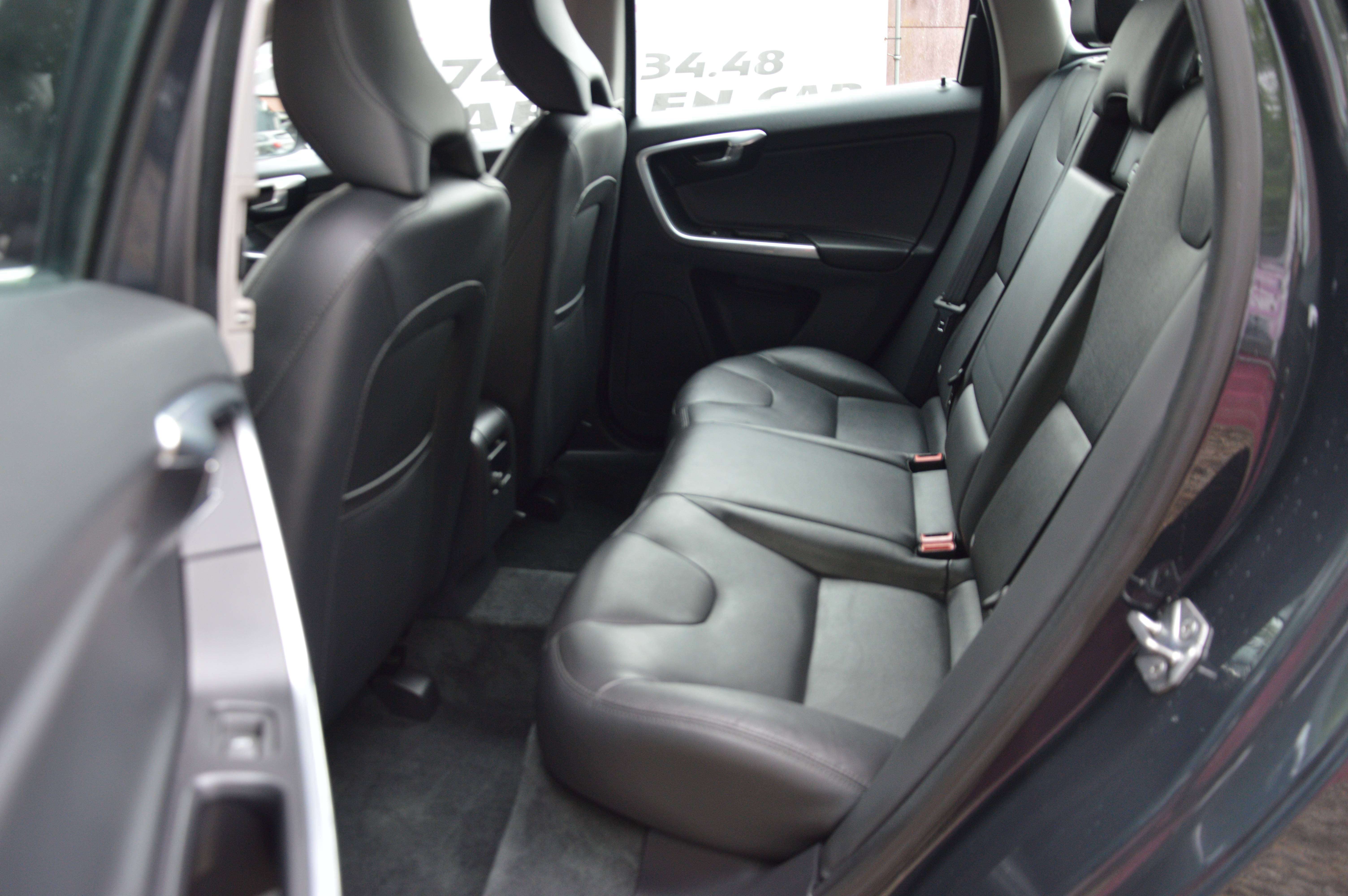 Volvo XC60 2.0 D3 Momentum NAV CAM CLIM CRUIS 63.421KM