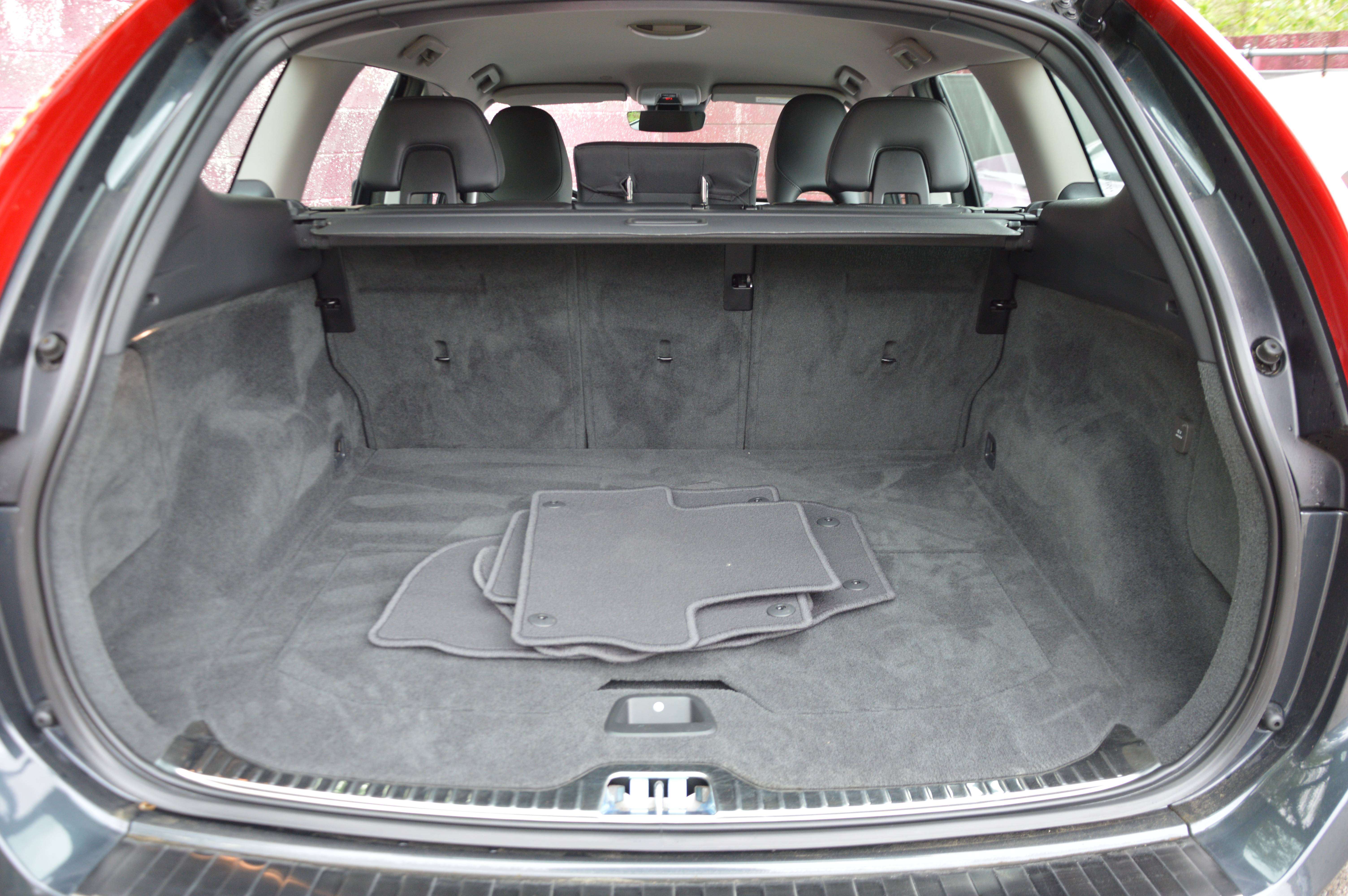 Volvo XC60 2.0 D3 Momentum NAV CAM CLIM CRUIS 63.421KM