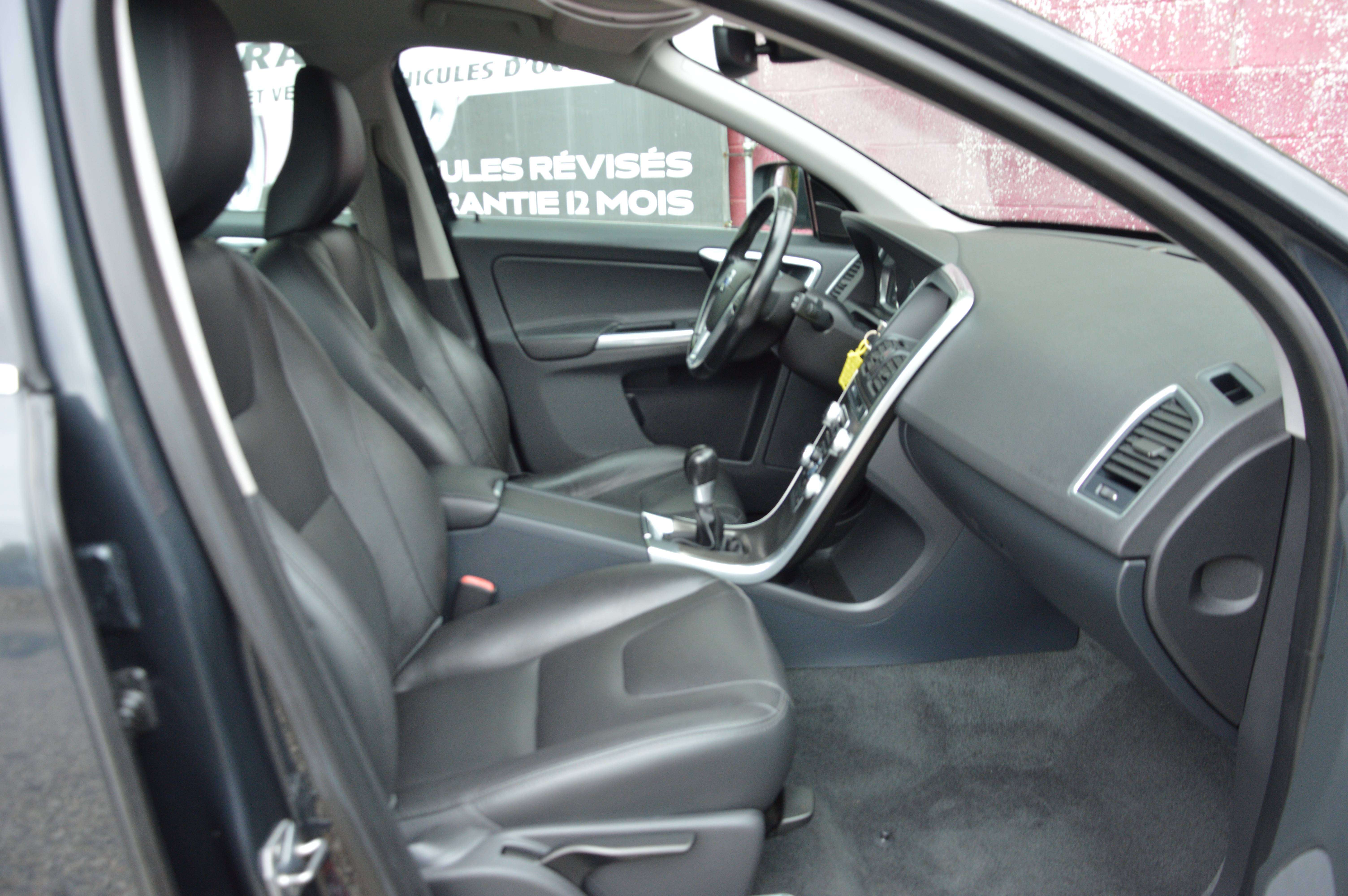 Volvo XC60 2.0 D3 Momentum NAV CAM CLIM CRUIS 63.421KM