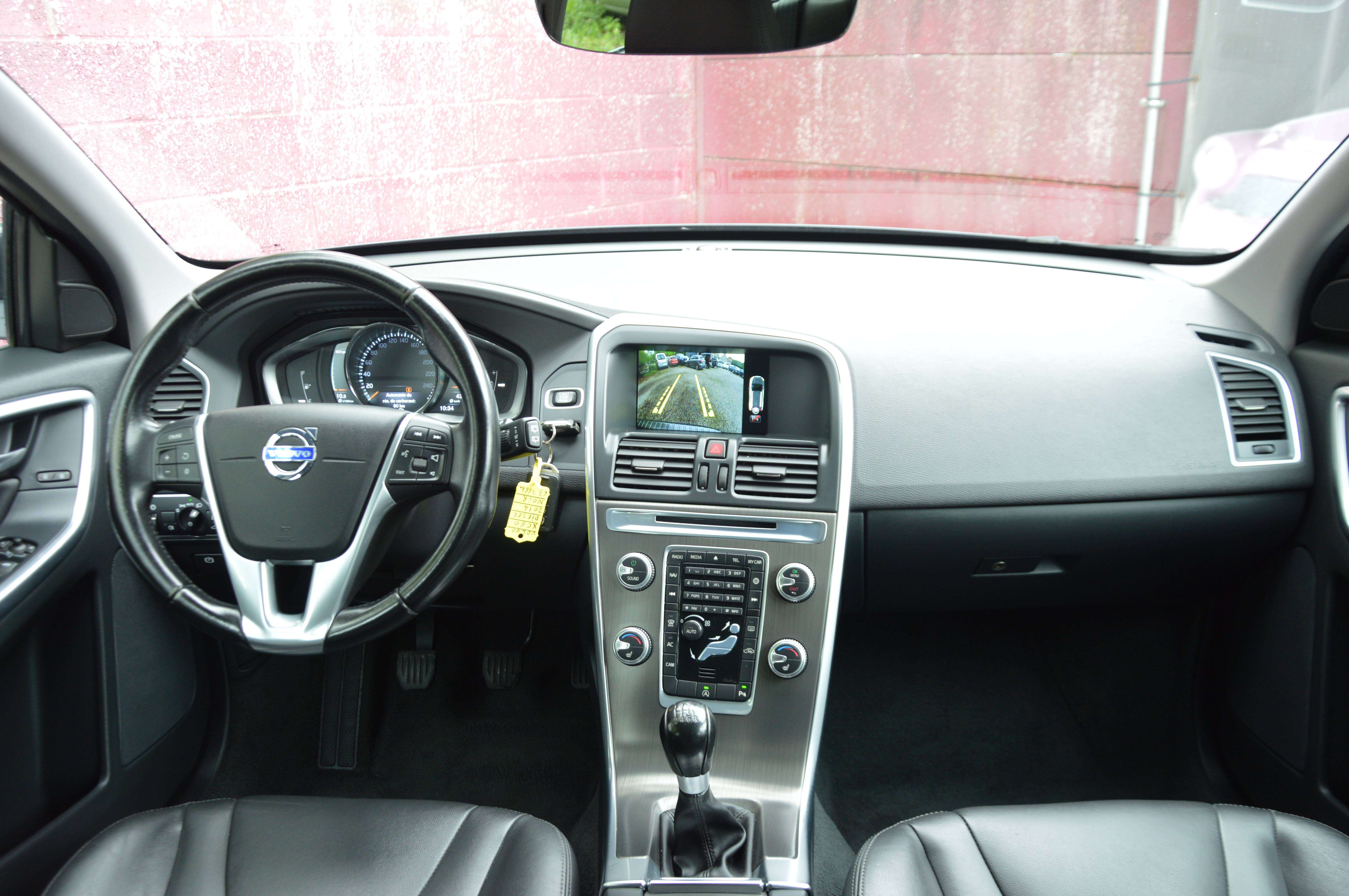 Volvo XC60 2.0 D3 Momentum NAV CAM CLIM CRUIS 63.421KM