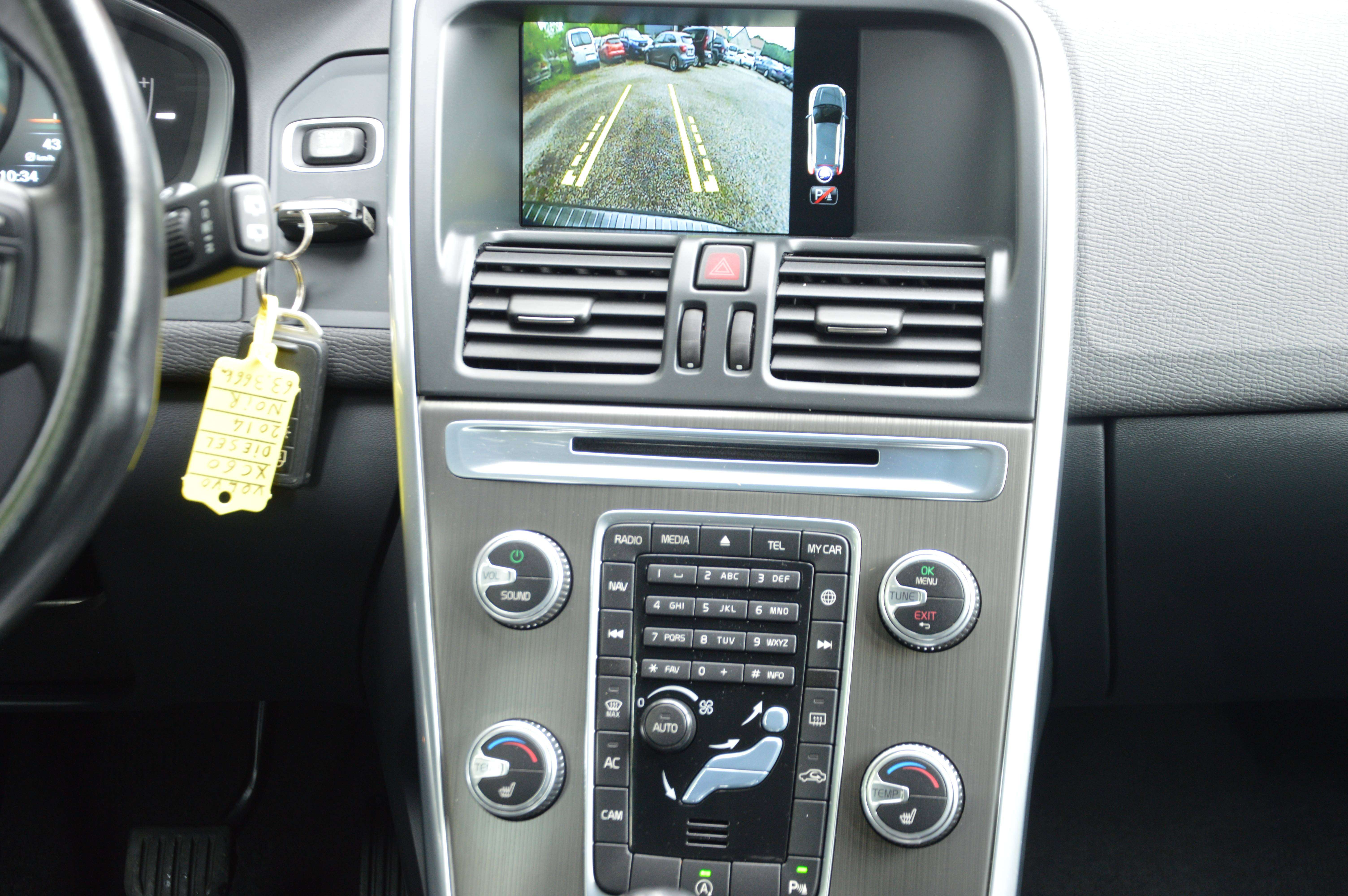 Volvo XC60 2.0 D3 Momentum NAV CAM CLIM CRUIS 63.421KM