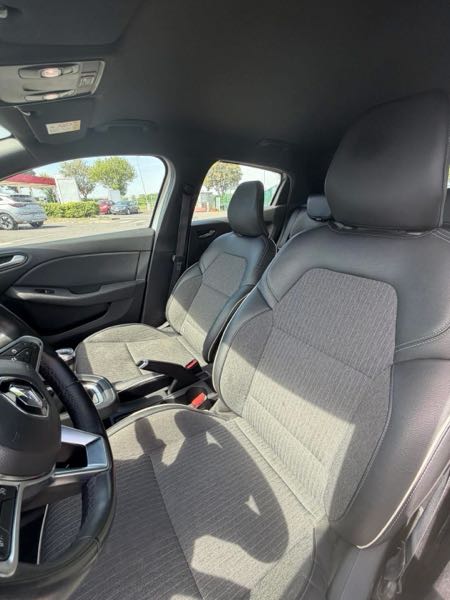 Renault Clio III (2) 1.2 TCE 100 20 ANS 5P EURO5