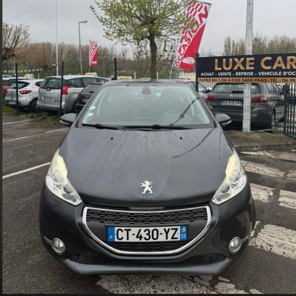 Peugeot 208 1.6 E-HDI 92 STYLE 5P