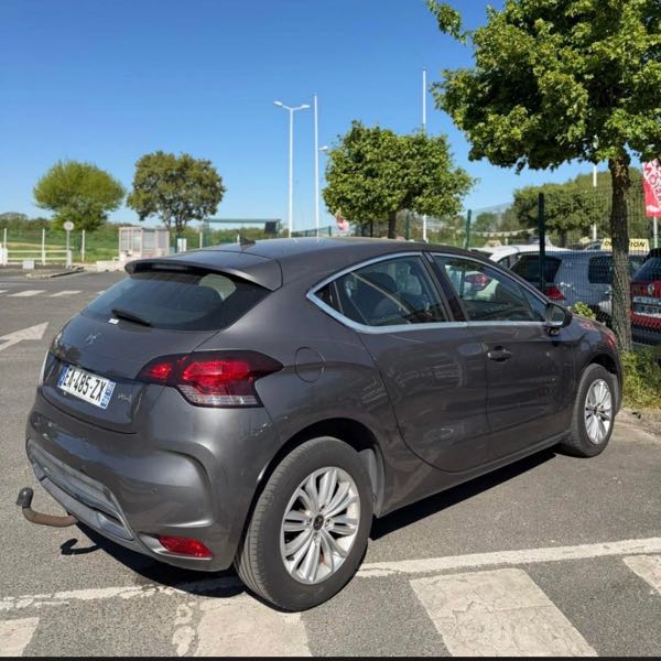 Ds 4 (2) 1.6 BLUEHDI 120 BUSINESS AUTOMATIQUE