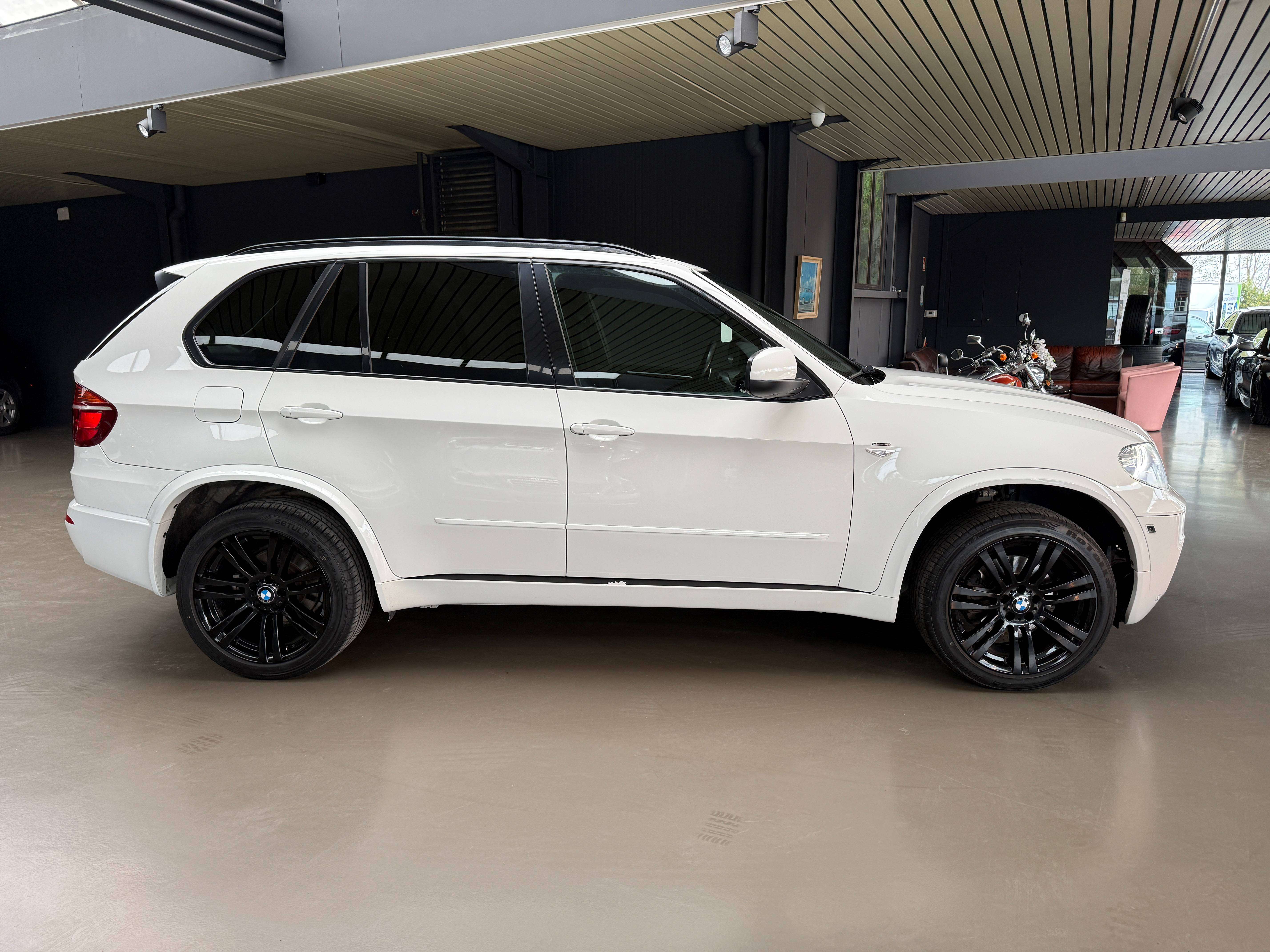 BMW X5 3.0 dA xDrive30 M-SPORT*LEDER*GPS*CAMERA*PANODAK