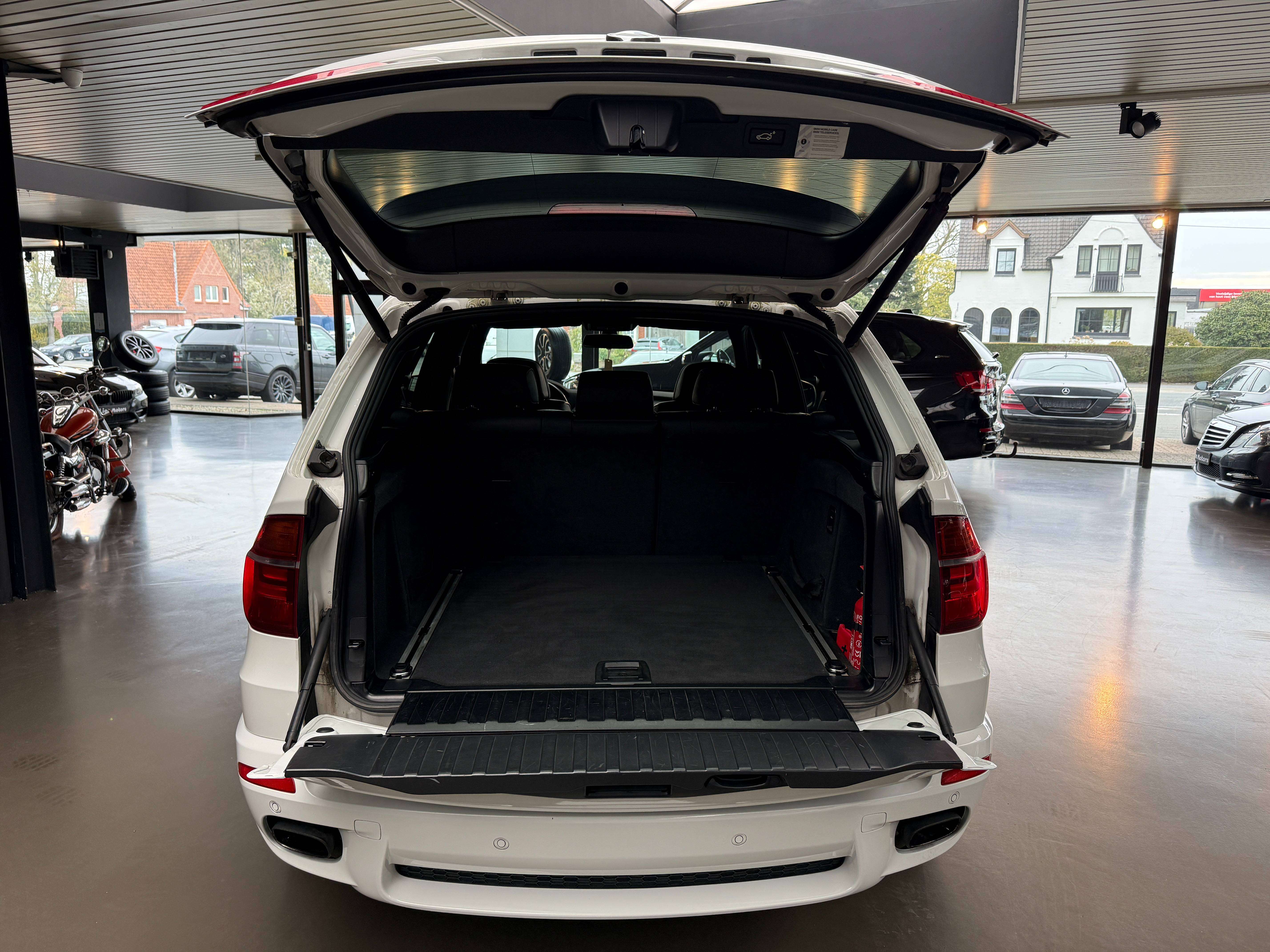BMW X5 3.0 dA xDrive30 M-SPORT*LEDER*GPS*CAMERA*PANODAK