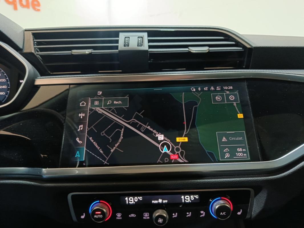 Audi Q3 45 TFSI E 245 S tronic BUSINESS LINE